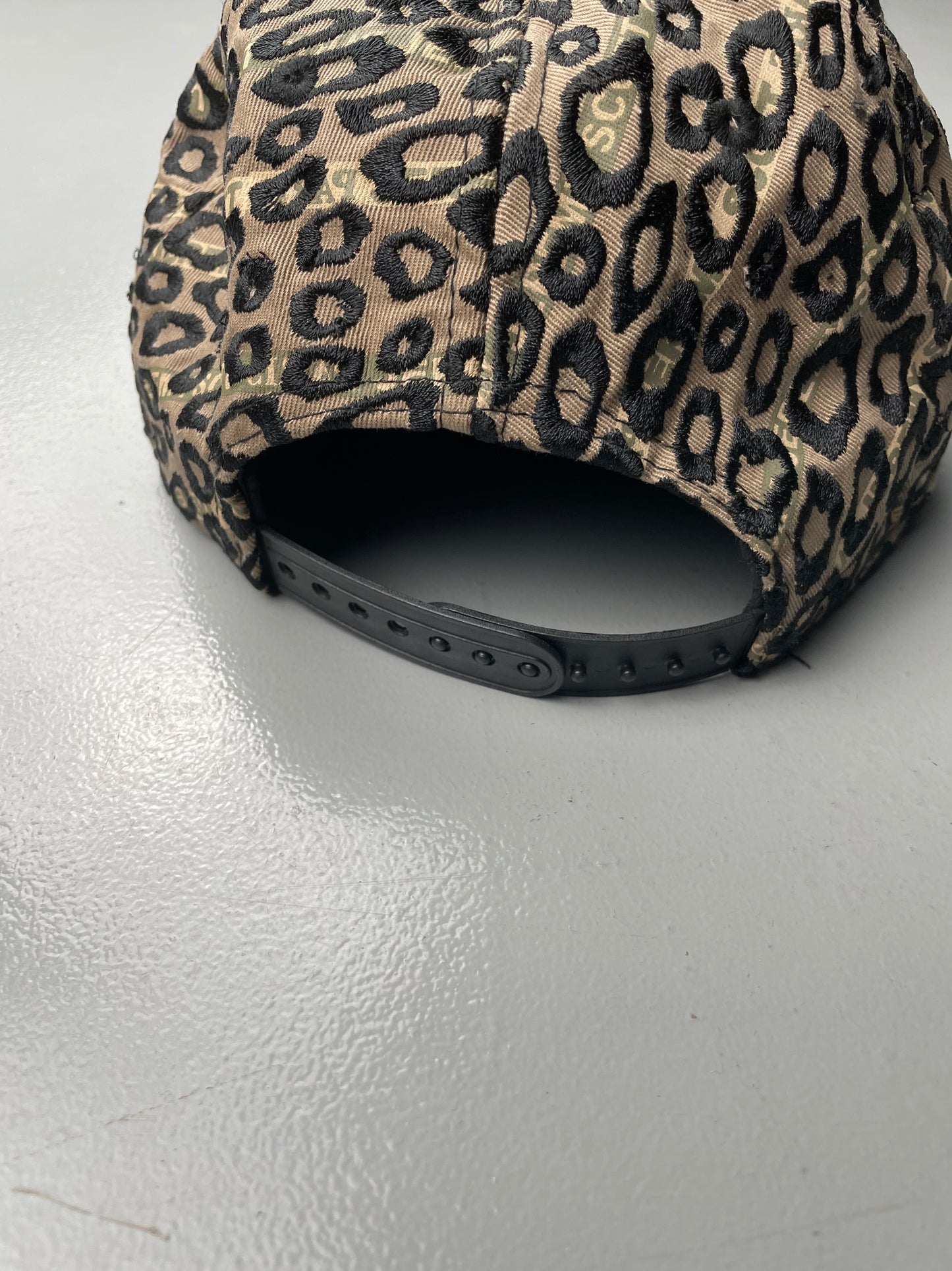 New Era X Jeremy Scott S/S 2013 leopard 9Fifty Cap - size S/M