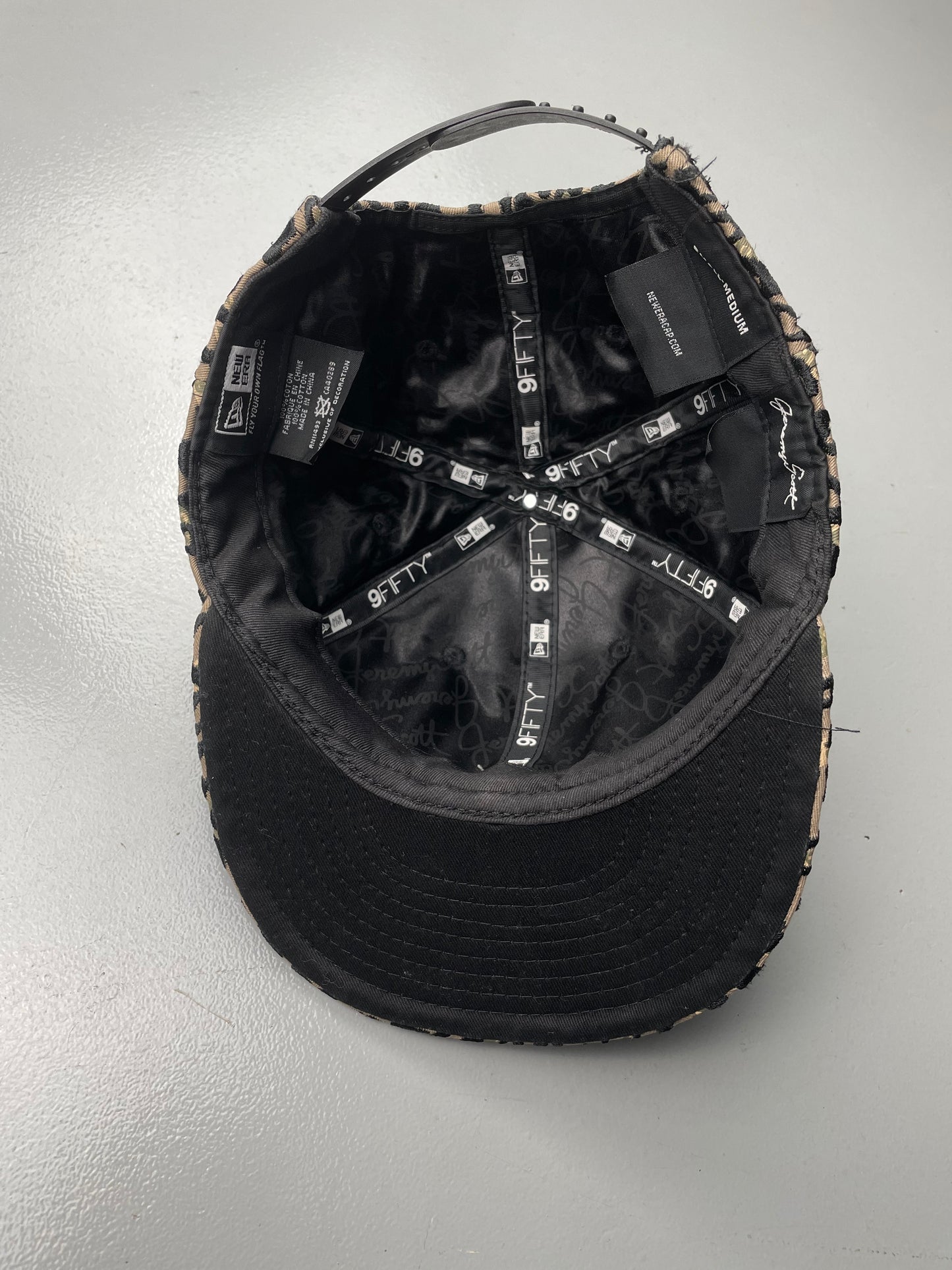 New Era X Jeremy Scott S/S 2013 leopard 9Fifty Cap - size S/M