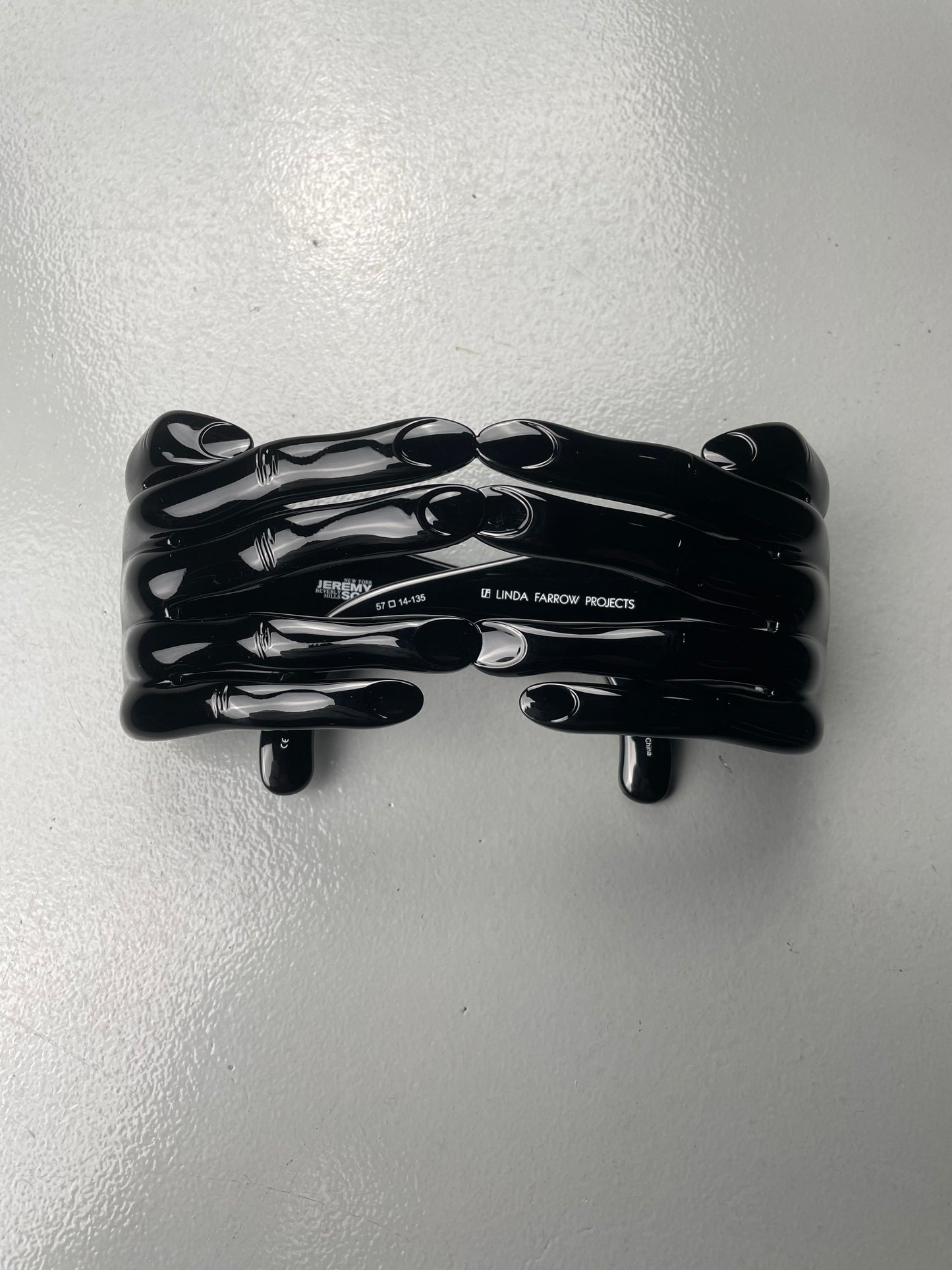 Linda Farrow X Jeremy Scott hands sunglasses (black)