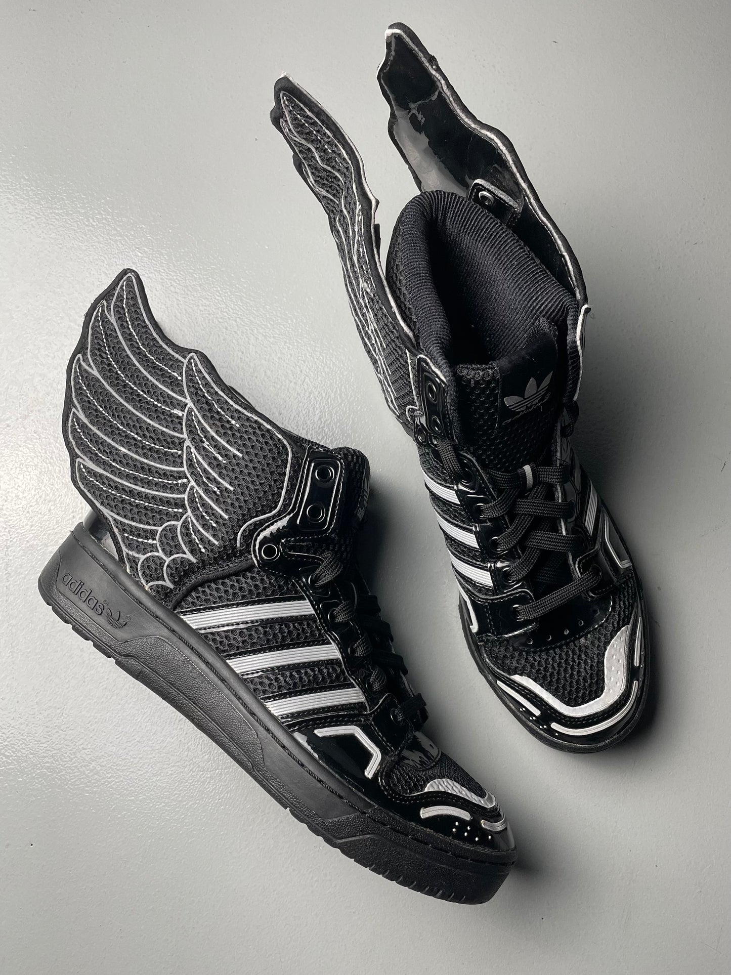 adidas Originals by Jeremy Scott 2015 JS Wings 2.0 Mesh (black) - size 42