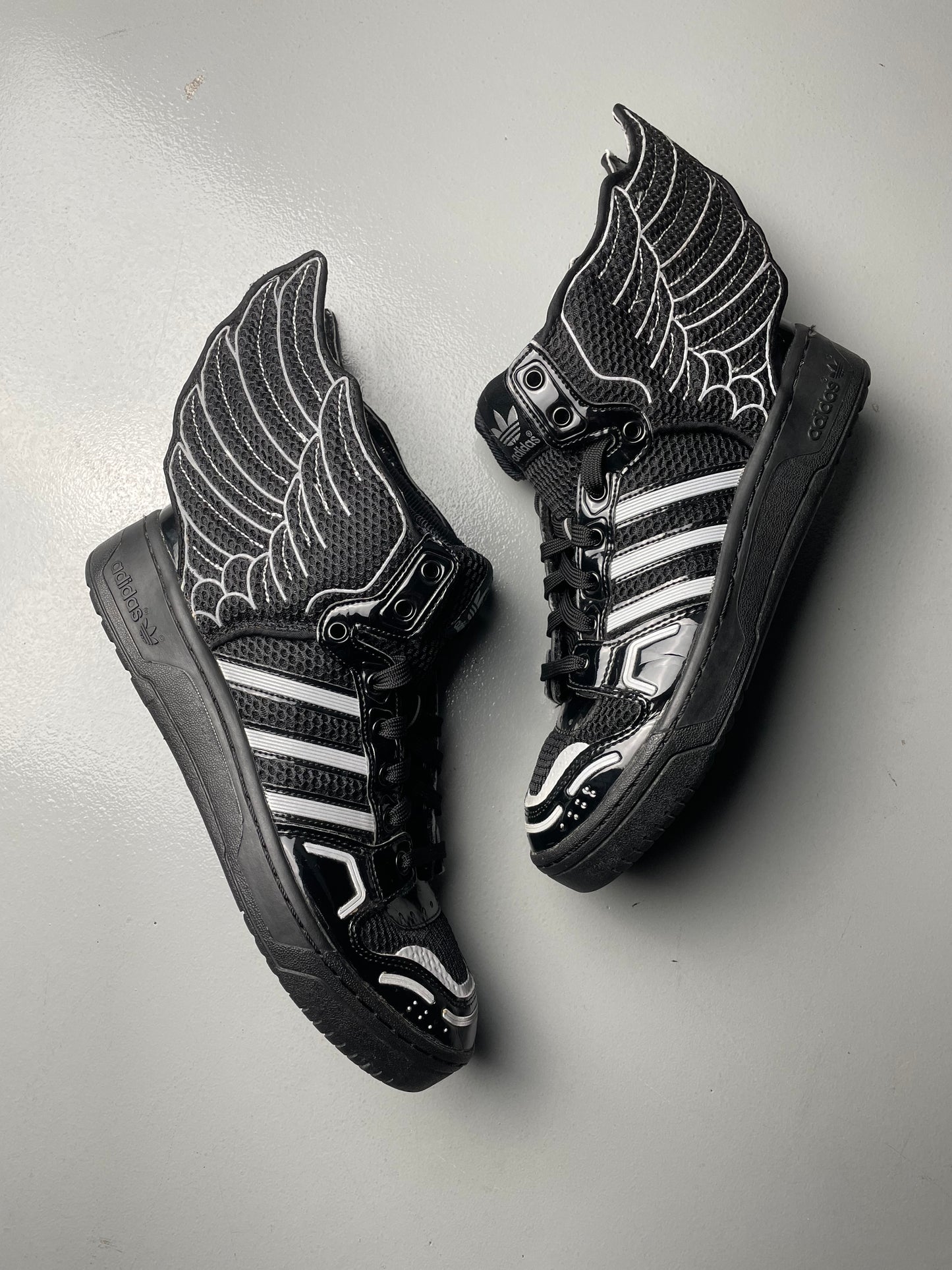 adidas Originals by Jeremy Scott 2015 JS Wings 2.0 Mesh (black) - size 42