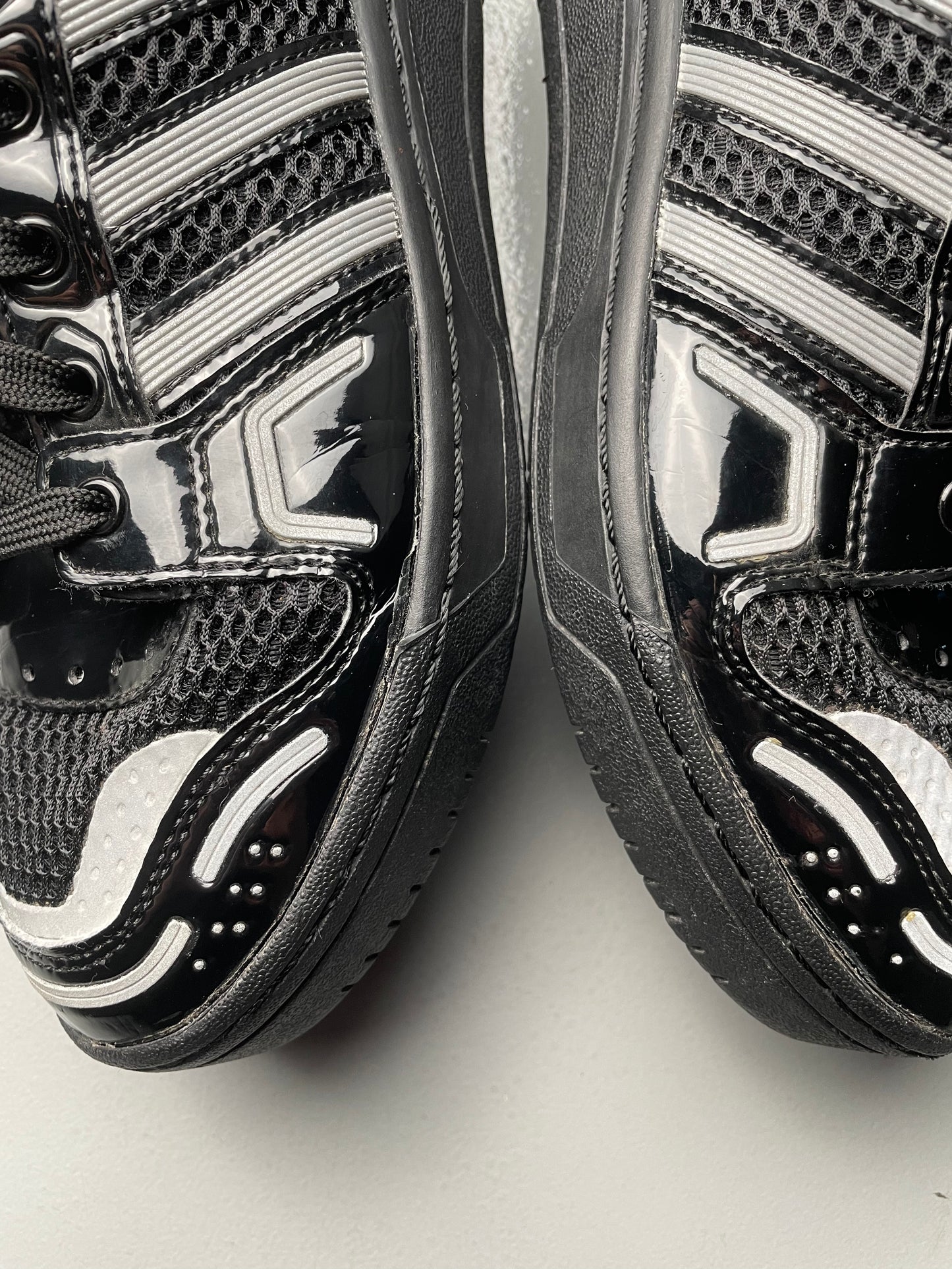 adidas Originals by Jeremy Scott 2015 JS Wings 2.0 Mesh (black) - size 42