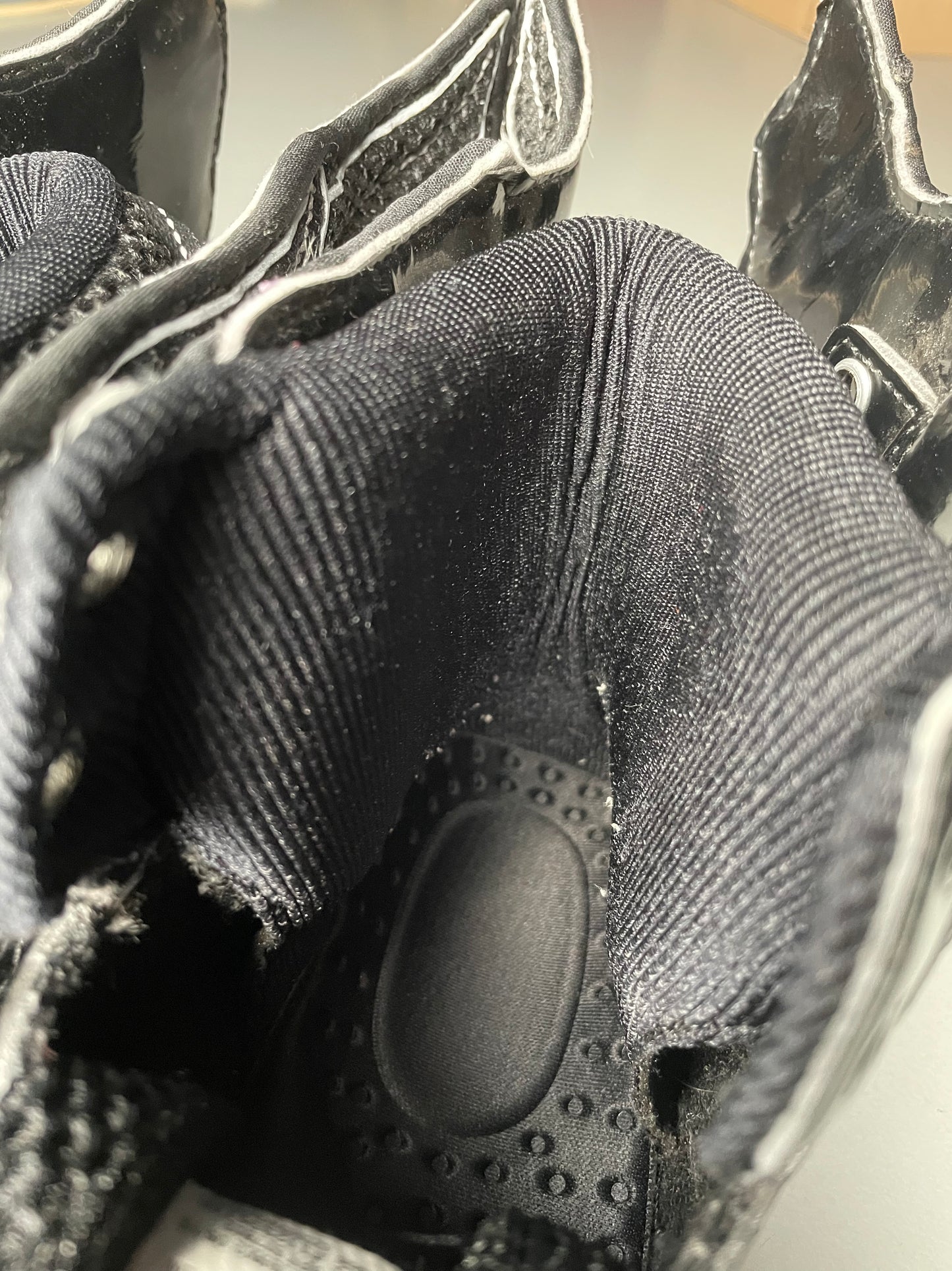 adidas Originals by Jeremy Scott 2015 JS Wings 2.0 Mesh (black) - size 42