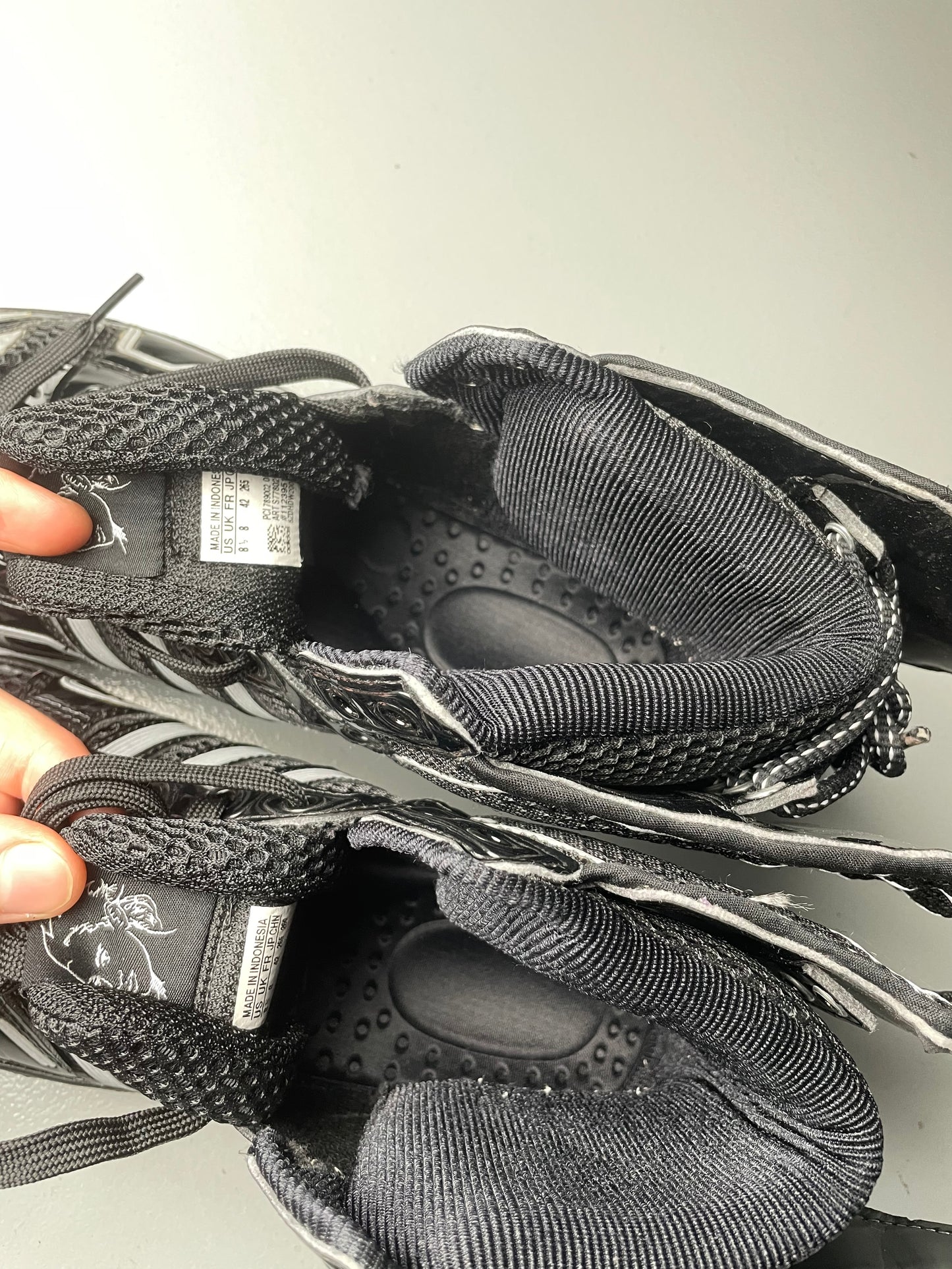 adidas Originals by Jeremy Scott 2015 JS Wings 2.0 Mesh (black) - size 42