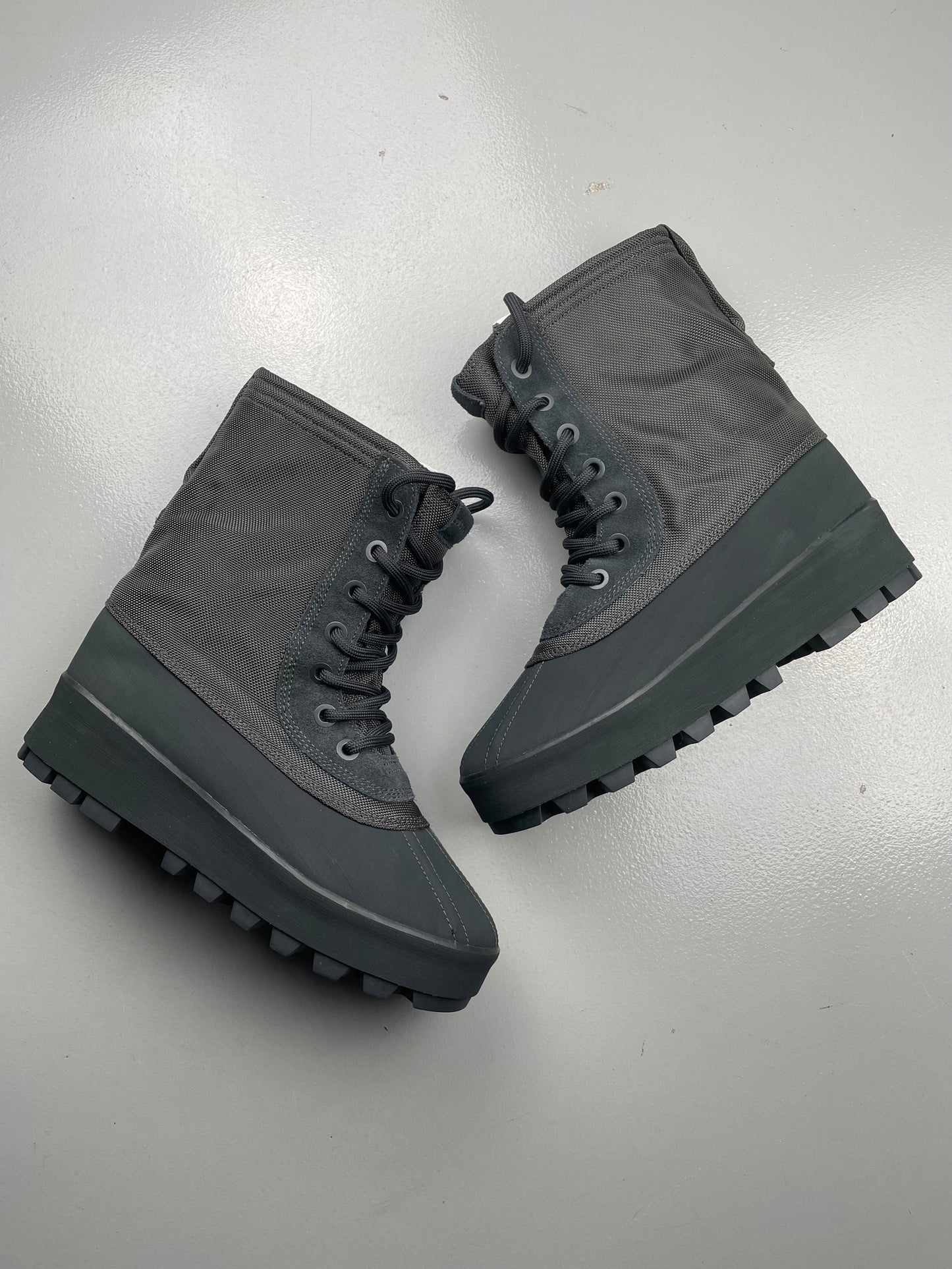 2015 adidas YEEZY Season 1 OG 950 boots (Pirate Black) - size 41 1/3