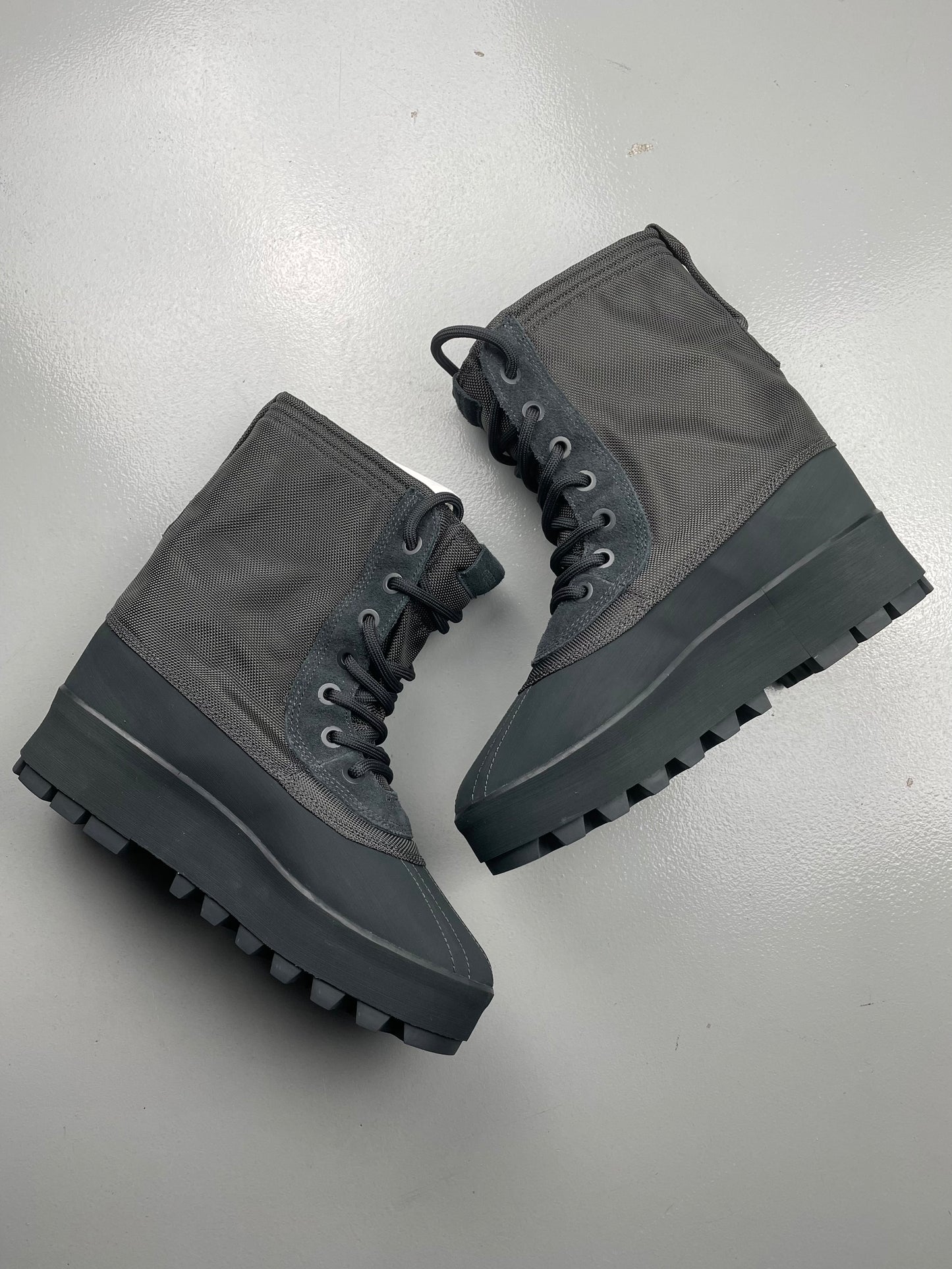 2015 adidas YEEZY Season 1 OG 950 boots (Pirate Black) - size 41 1/3