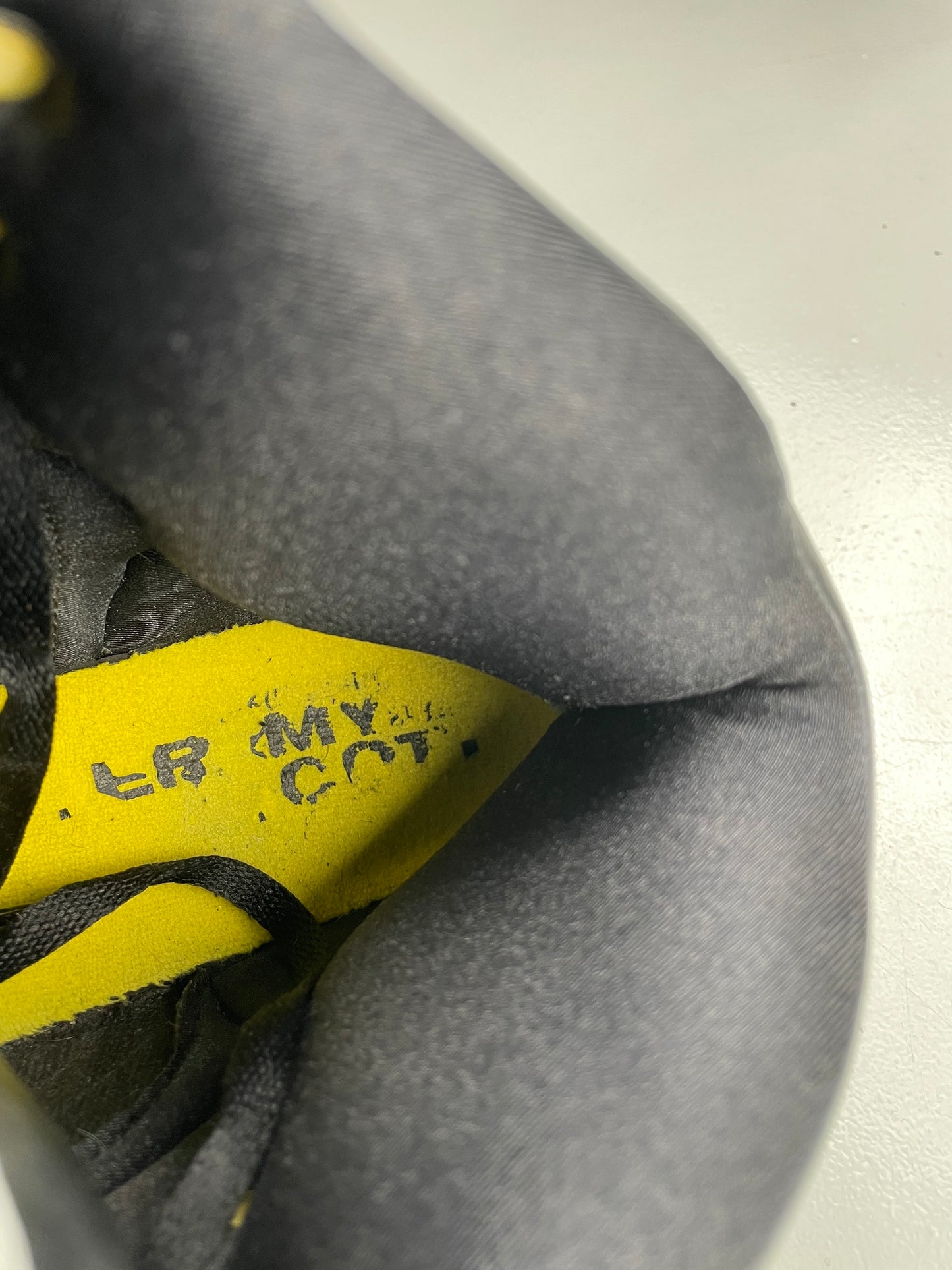 adidas Originals by Jeremy Scott S/S 2012 JS Instinct Hi (black/yellow) - size 45 1/3