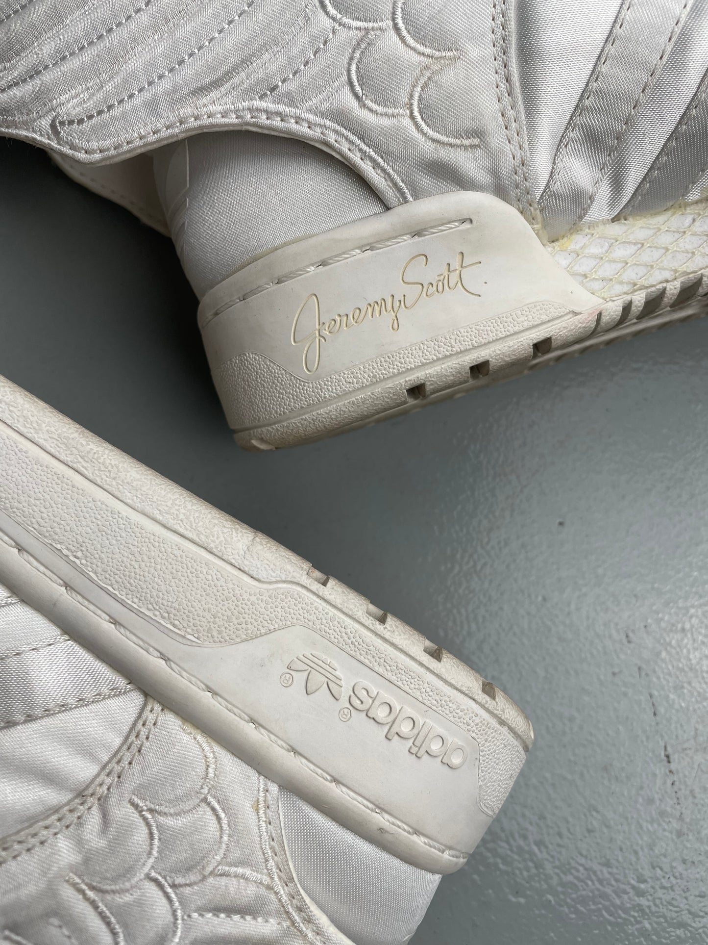 adidas Originals by Jeremy Scott X 2NE1 A/W 2011 JS Wings 2.0 "Satin" - size 39 1/3