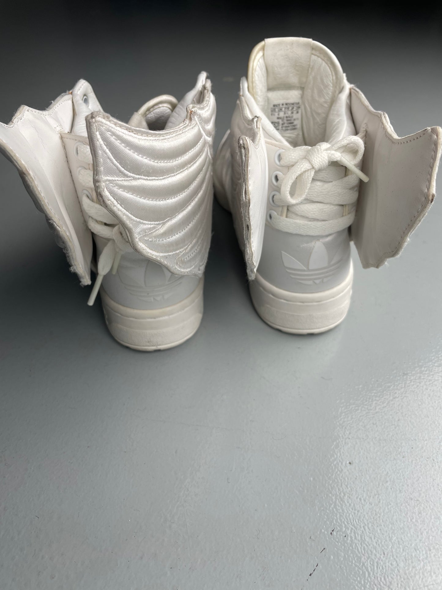 adidas Originals by Jeremy Scott X 2NE1 A/W 2011 JS Wings 2.0 "Satin" - size 39 1/3