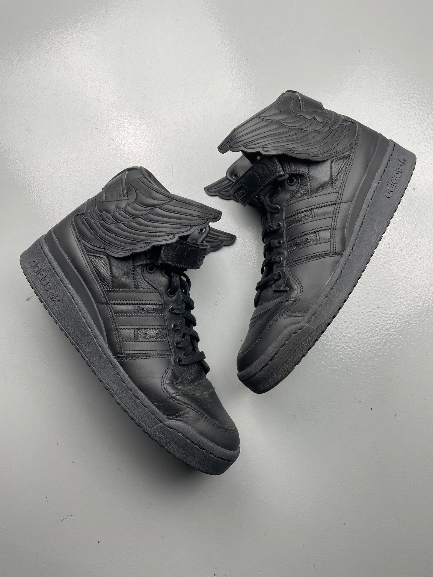 adidas Originals by Jeremy Scott 2022 JS Wings 4.0 (black) - size 48 2/3