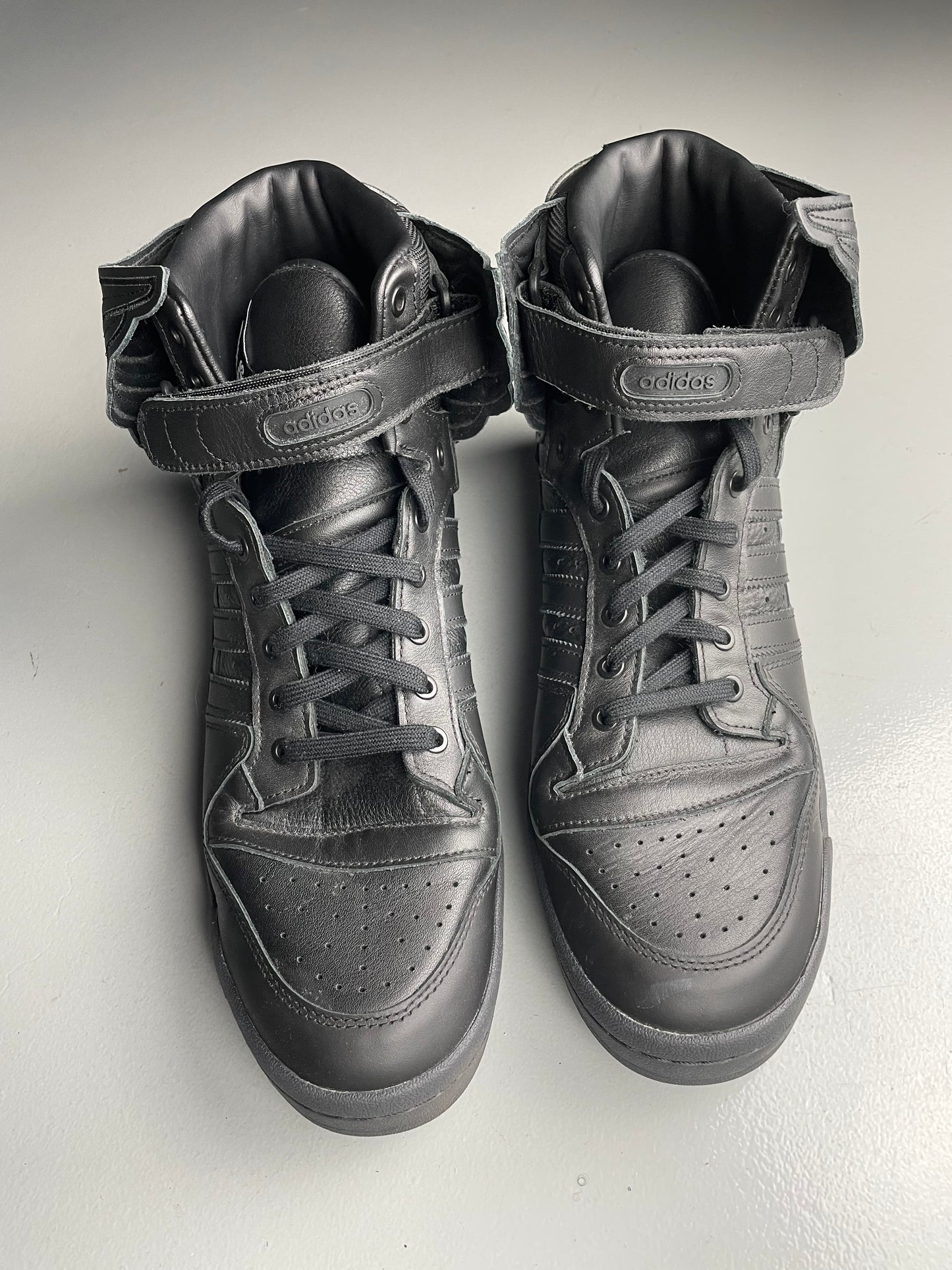 adidas Originals by Jeremy Scott 2022 JS Wings 4.0 (black) - size 48 2/3