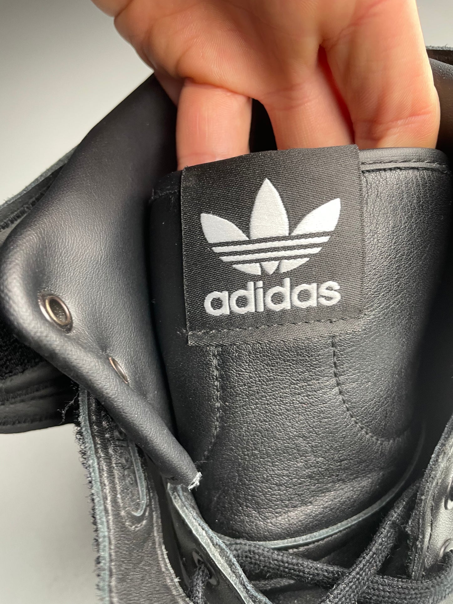 adidas Originals by Jeremy Scott 2022 JS Wings 4.0 (black) - size 48 2/3