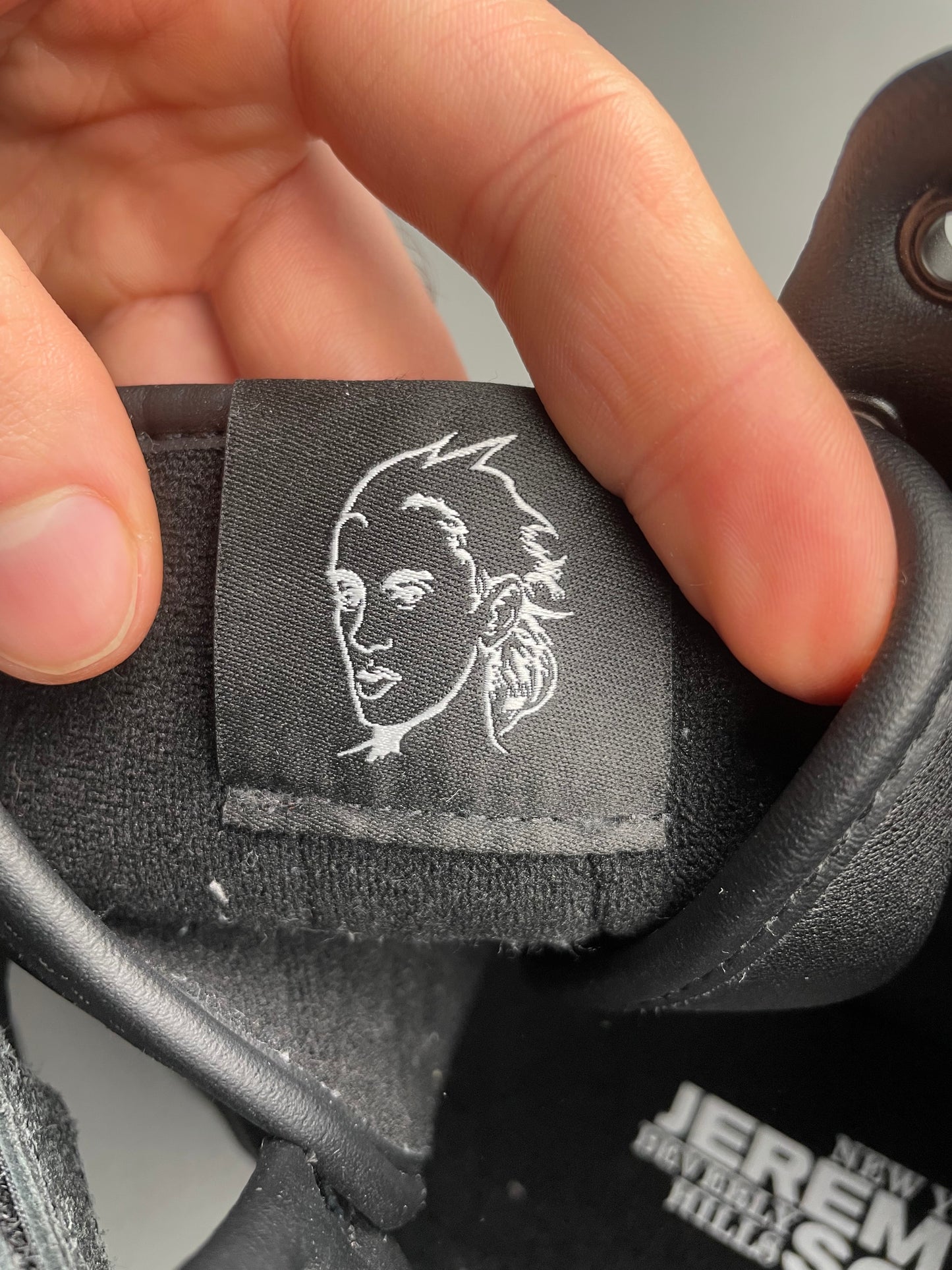 adidas Originals by Jeremy Scott 2022 JS Wings 4.0 (black) - size 48 2/3