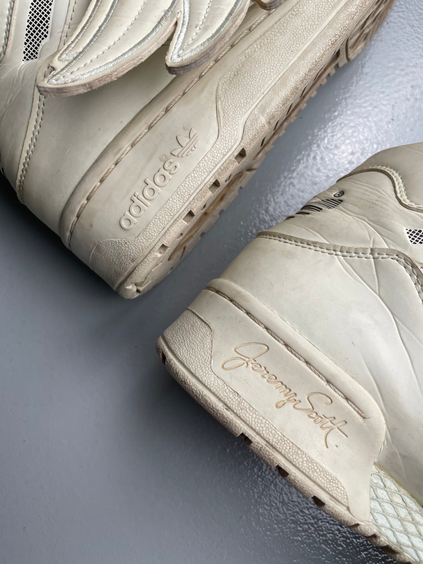 adidas Originals by Jeremy Scott S/S 2011 JS Wings Glow In The Dark - size 44