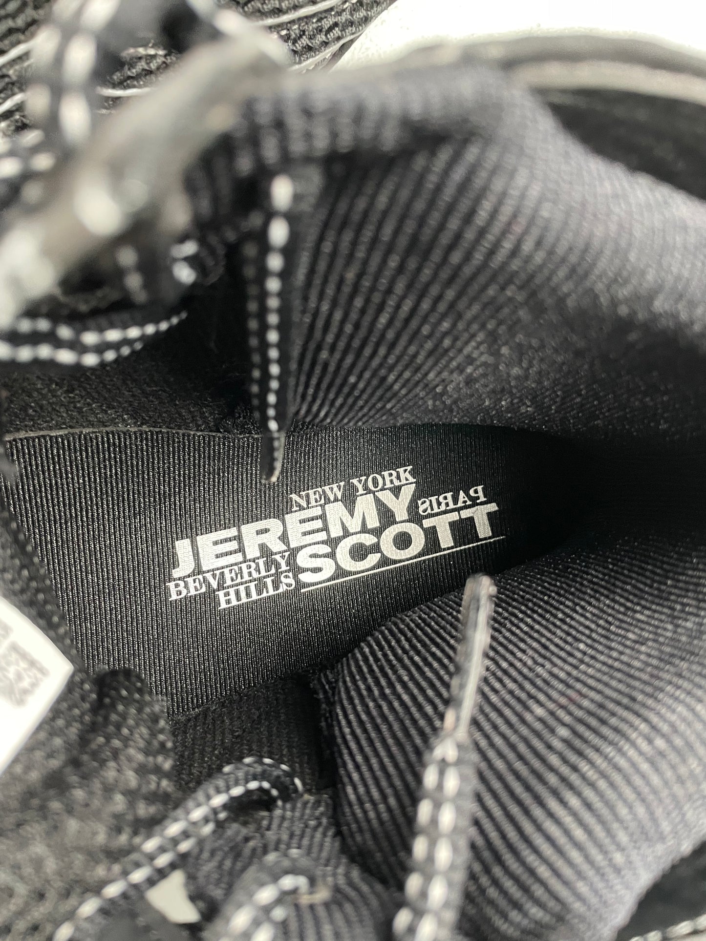 adidas Originals by Jeremy Scott A/W 2015 JS Wings 2.0 Mesh (black) - size 44