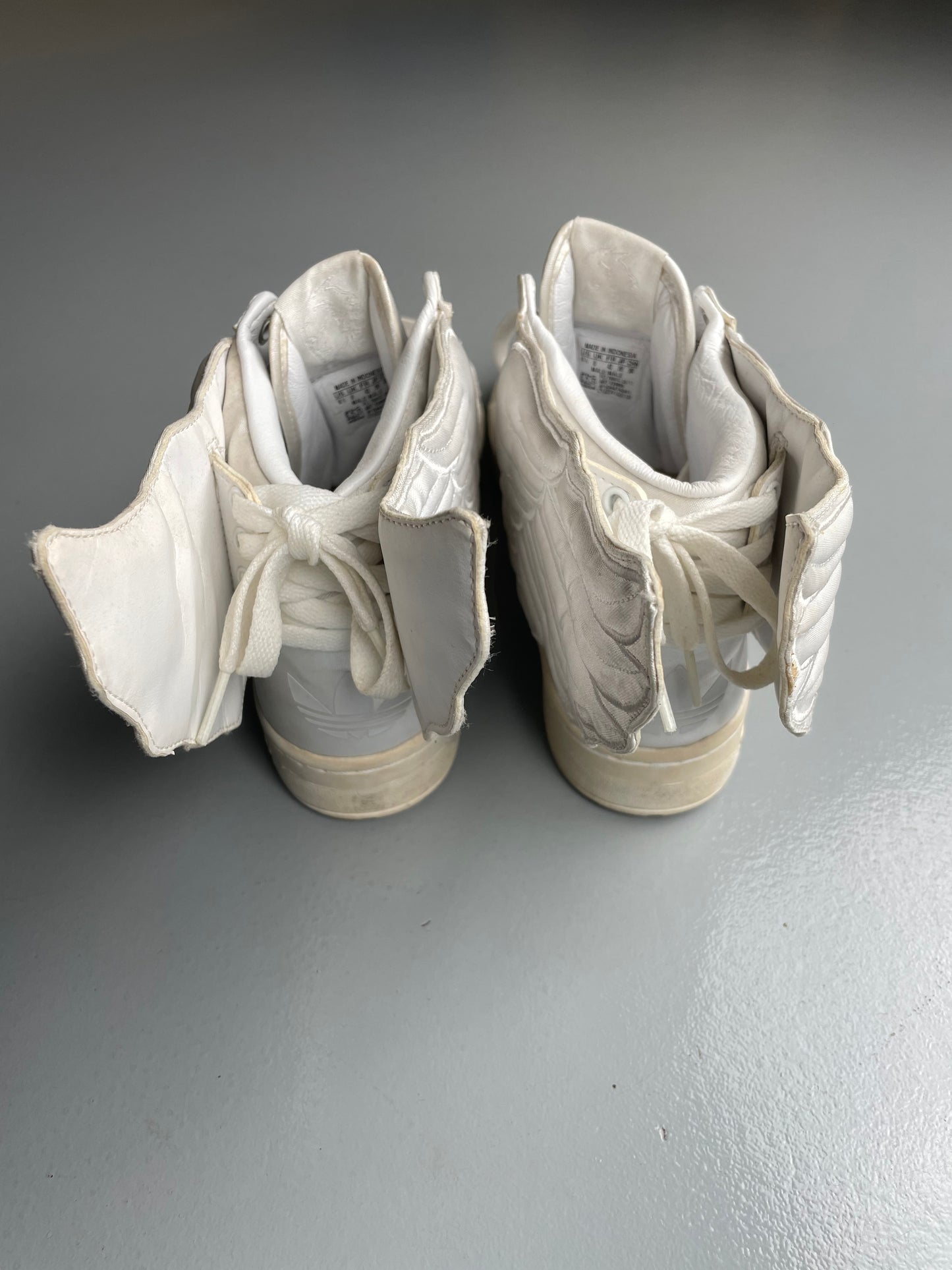 adidas Originals by Jeremy Scott X 2NE1 - A/W 2011 - JS Wings 2.0 "Satin" - size 42