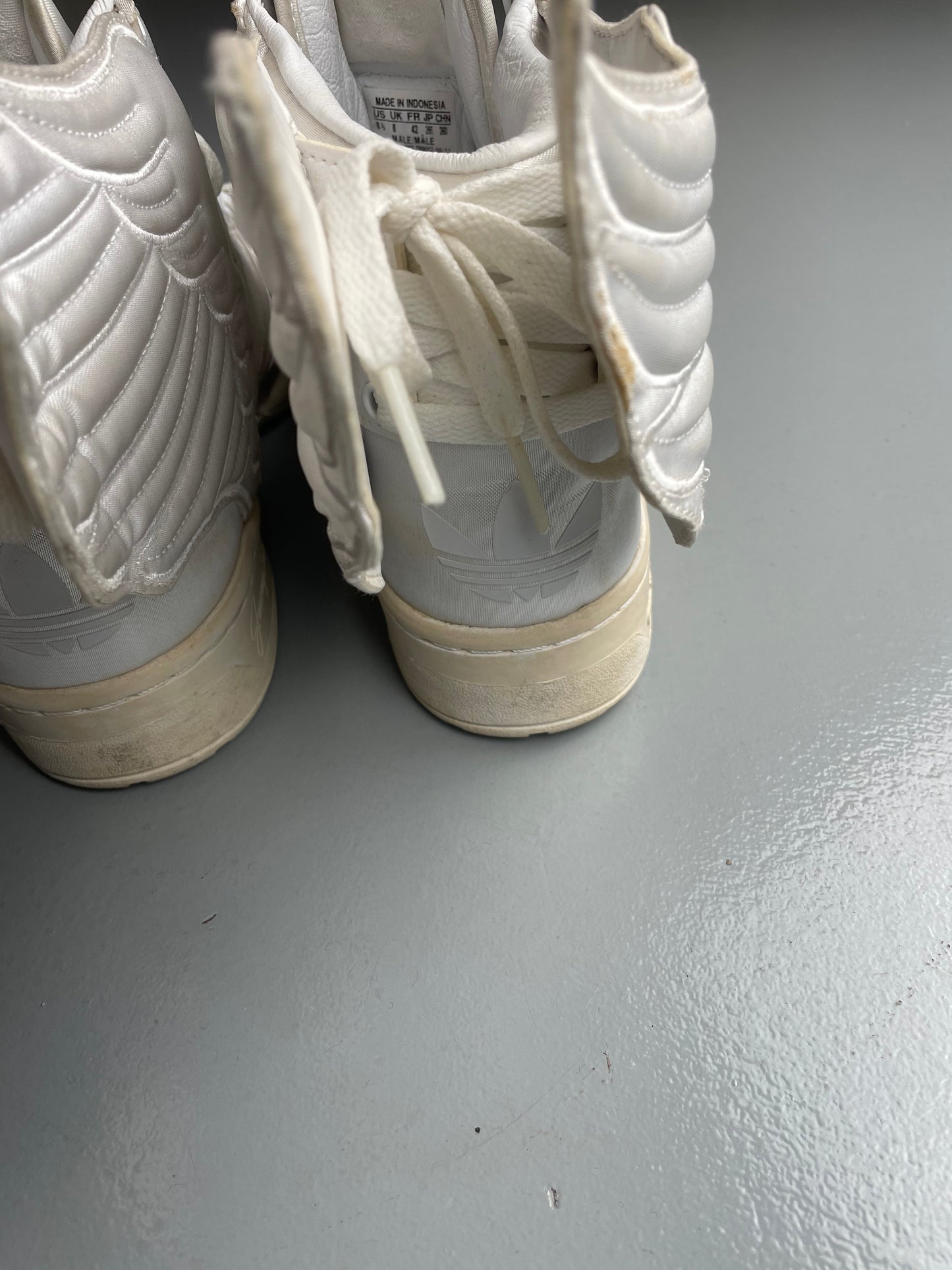 adidas Originals by Jeremy Scott X 2NE1 - A/W 2011 - JS Wings 2.0 "Satin" - size 42