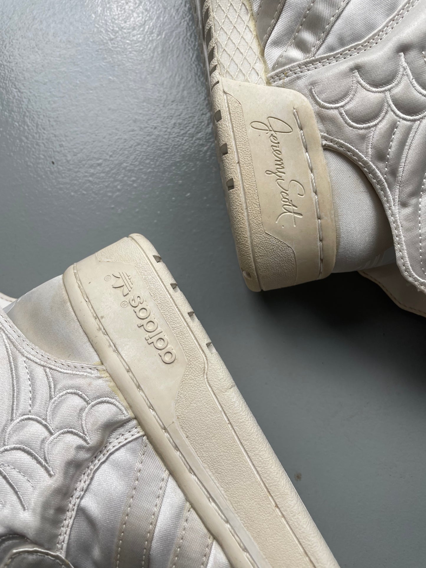 adidas Originals by Jeremy Scott X 2NE1 - A/W 2011 - JS Wings 2.0 "Satin" - size 42