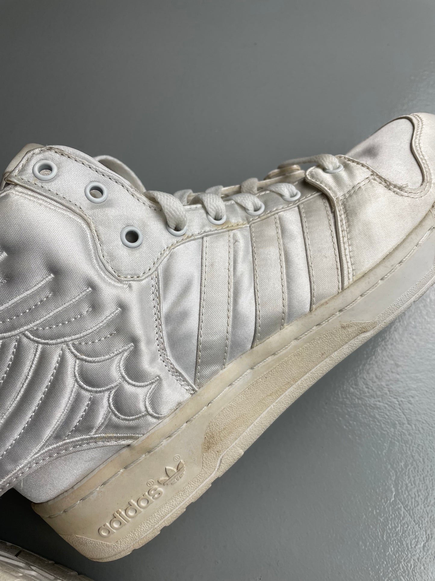 adidas Originals by Jeremy Scott X 2NE1 - A/W 2011 - JS Wings 2.0 "Satin" - size 42