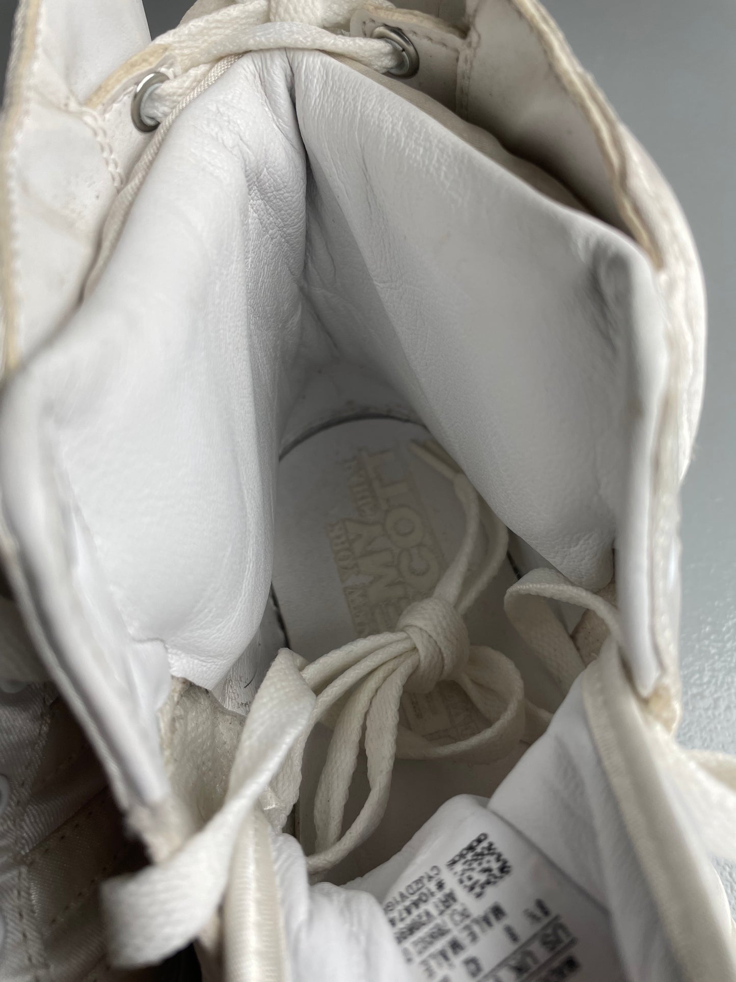 adidas Originals by Jeremy Scott X 2NE1 - A/W 2011 - JS Wings 2.0 "Satin" - size 42