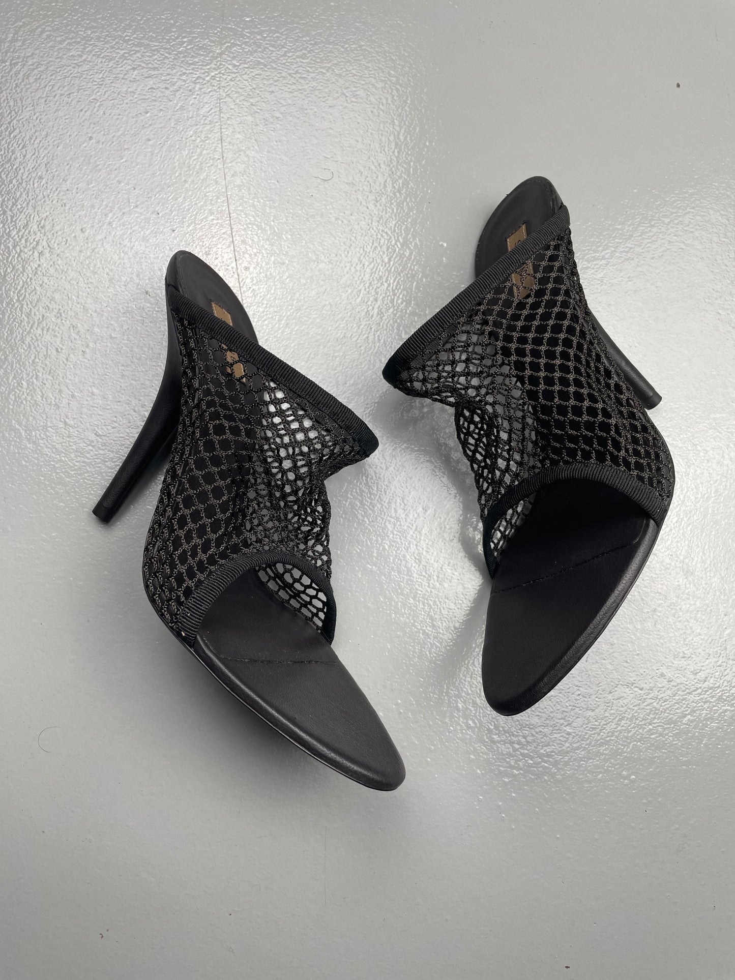 YEEZY Season 6 Mesh Sandal - size 37.5