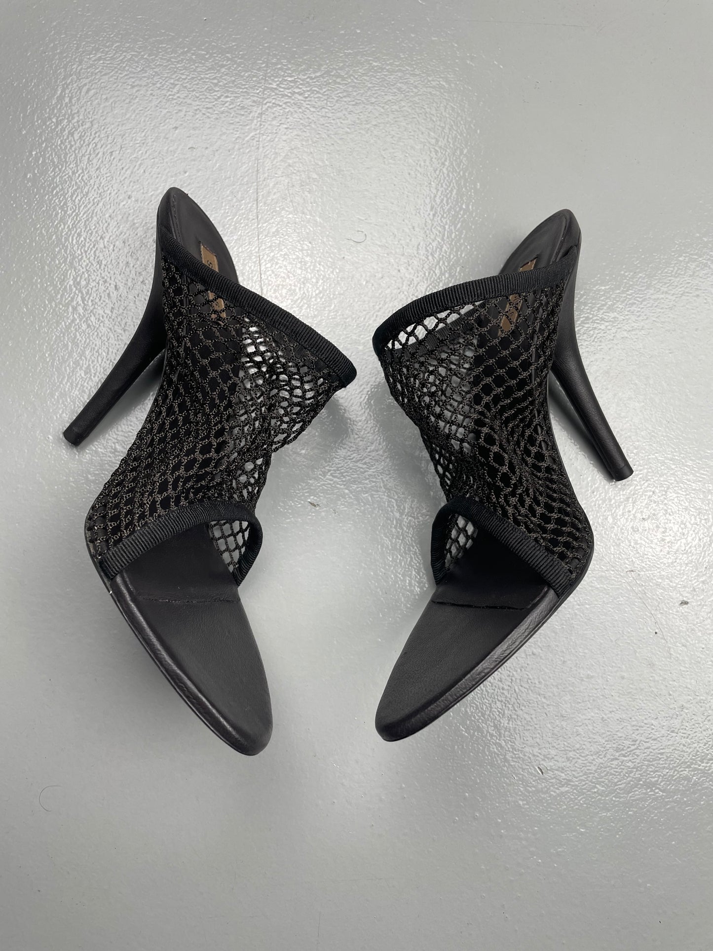 YEEZY Season 6 Mesh Sandal - size 37.5