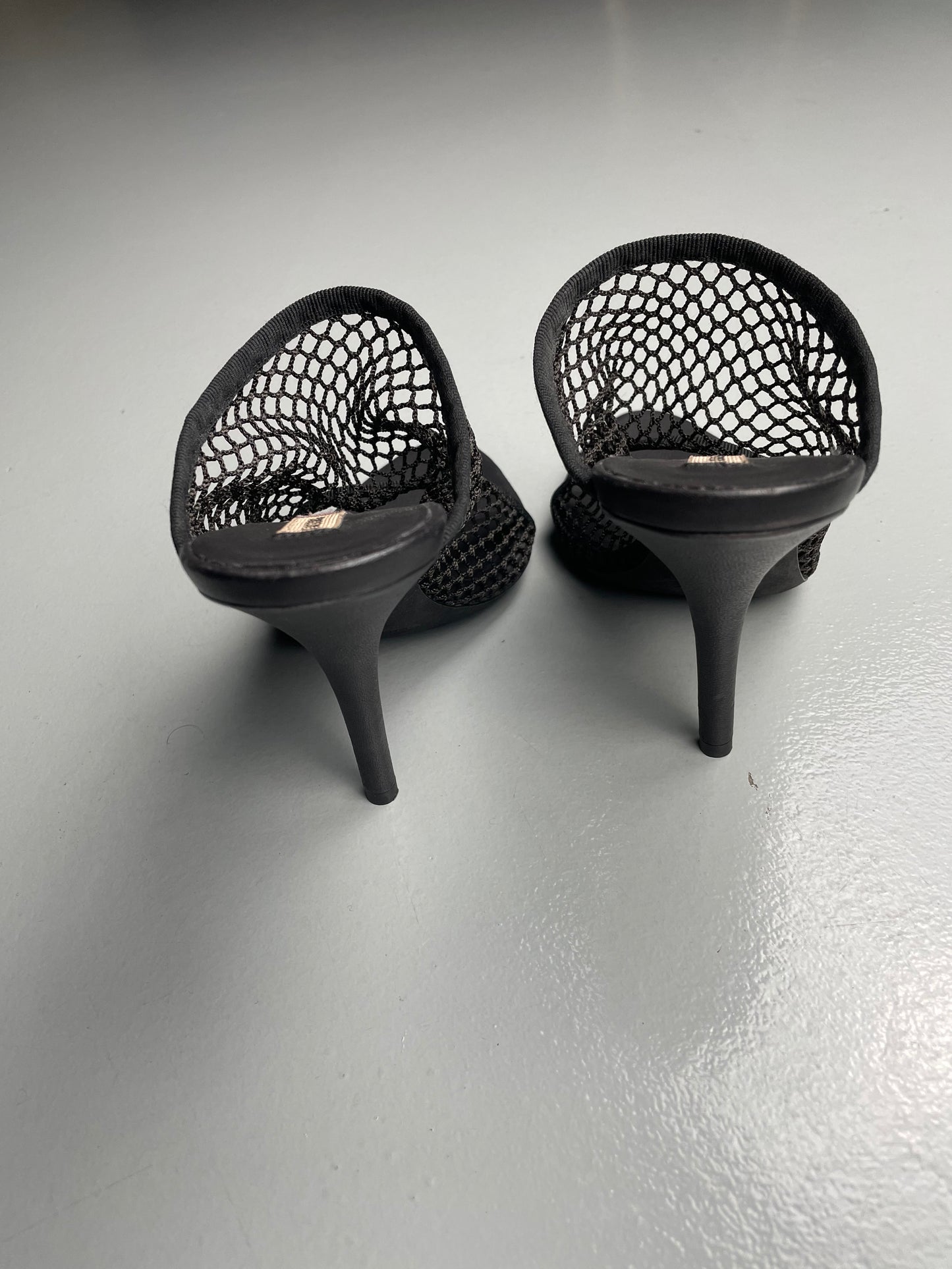 YEEZY Season 6 Mesh Sandal - size 37.5