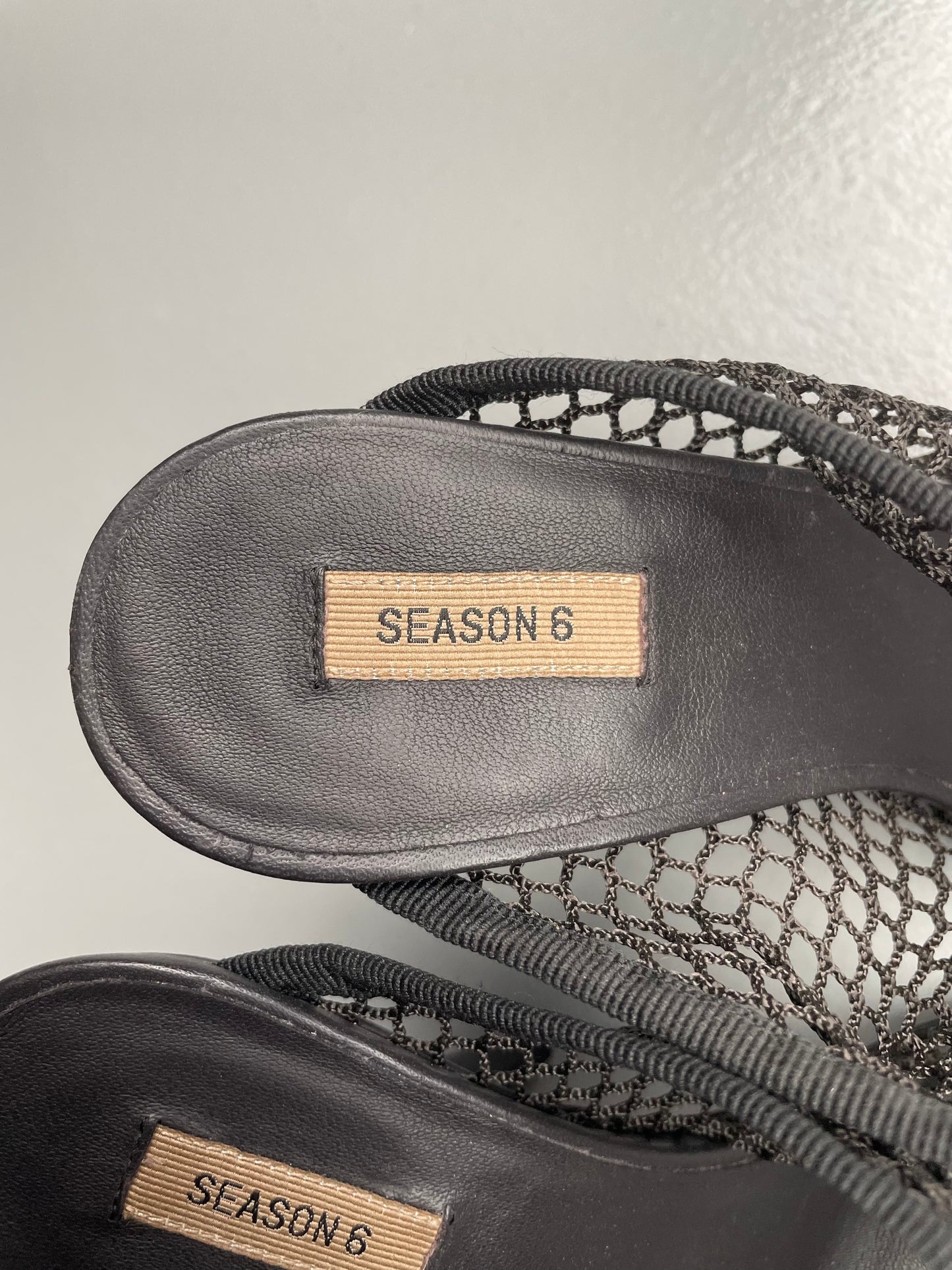 YEEZY Season 6 Mesh Sandal - size 37.5