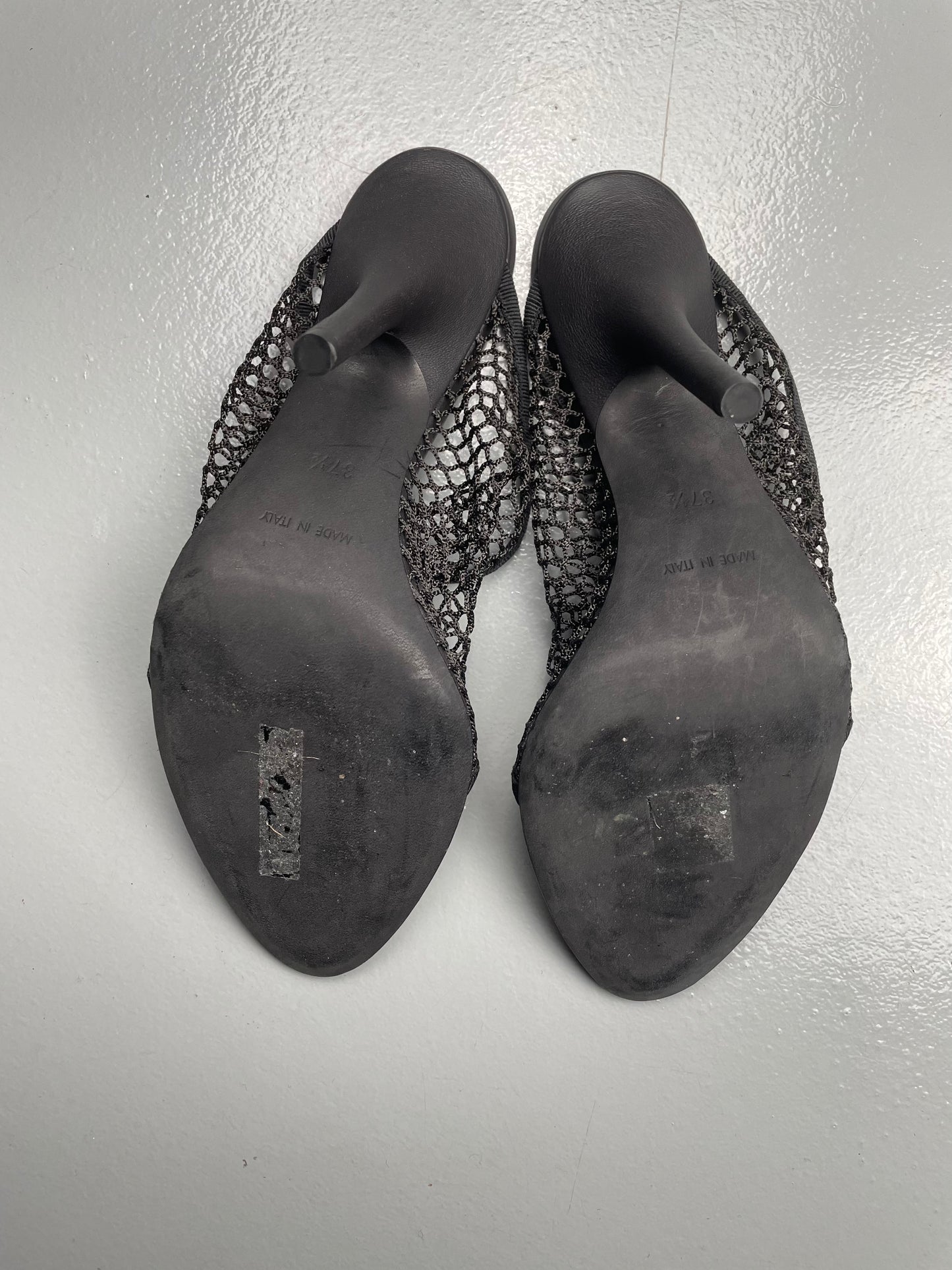 YEEZY Season 6 Mesh Sandal - size 37.5