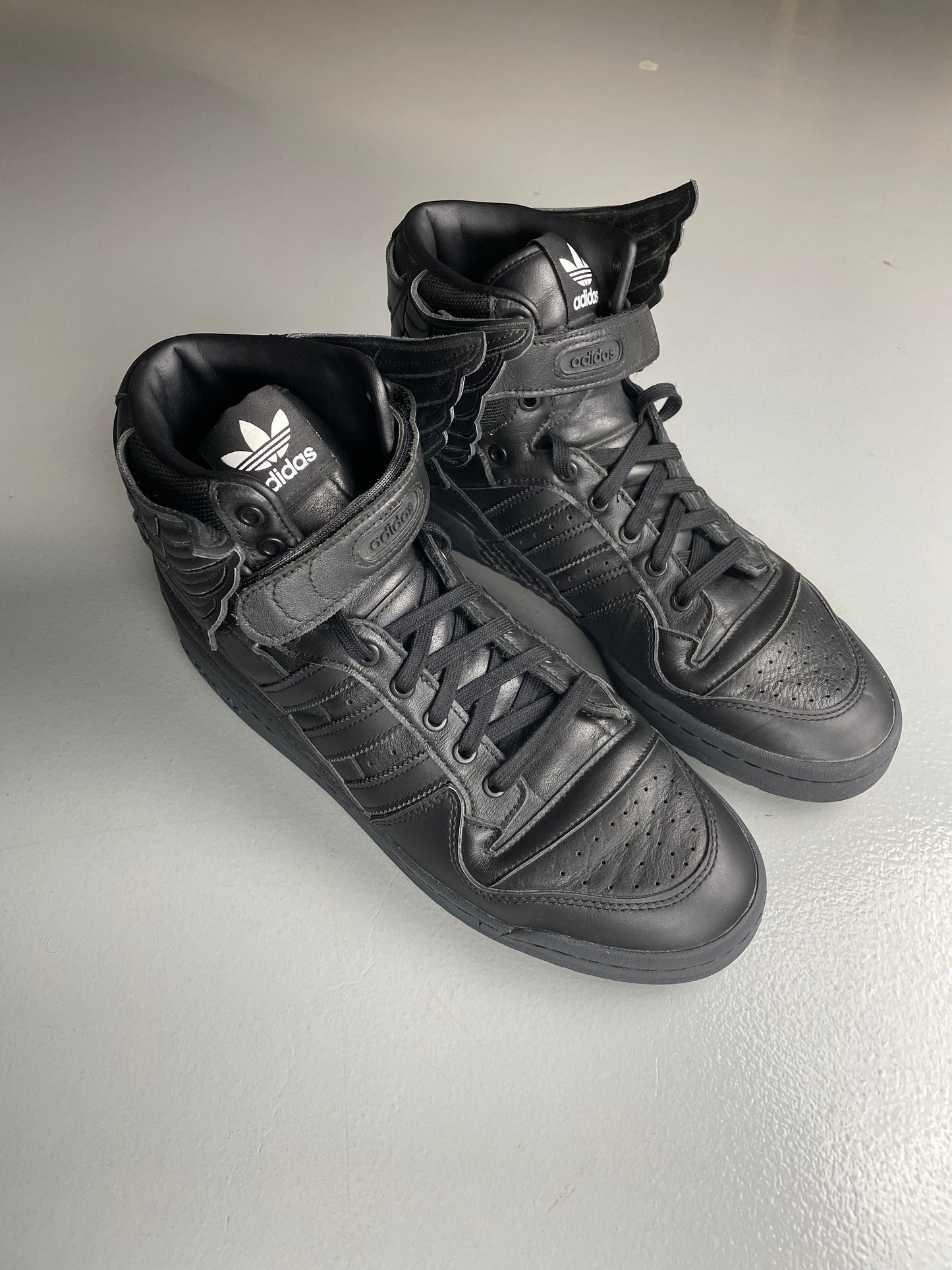 adidas Originals by Jeremy Scott 2022 JS Wings 4.0 (black) - size 46 2/3