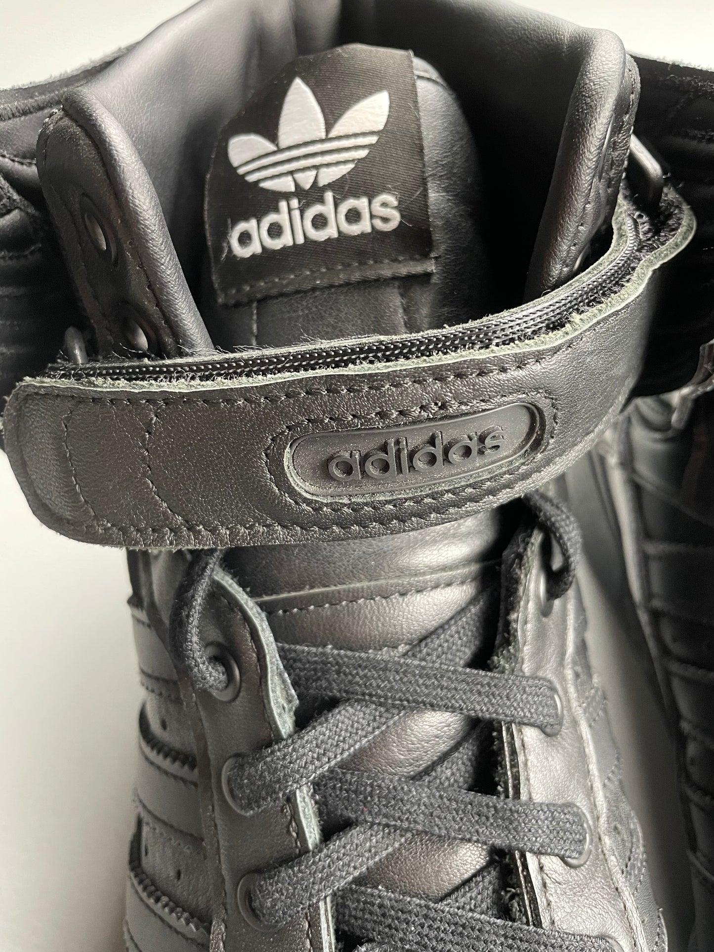 adidas Originals by Jeremy Scott 2022 JS Wings 4.0 (black) - size 46 2/3