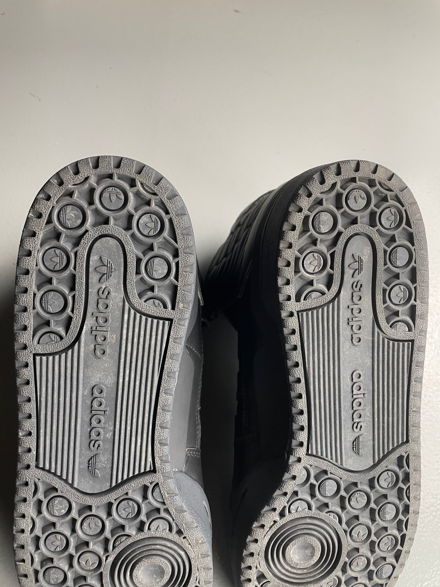 adidas Originals by Jeremy Scott 2022 JS Wings 4.0 (black) - size 46 2/3