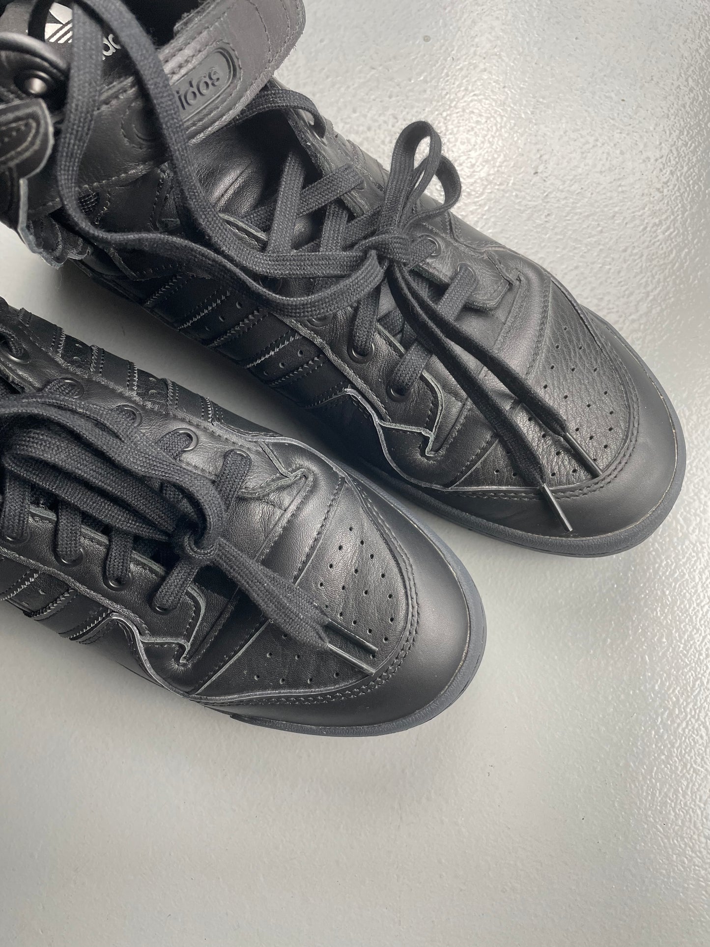 adidas Originals by Jeremy Scott 2022 JS Wings 4.0 (black) - size 46 2/3