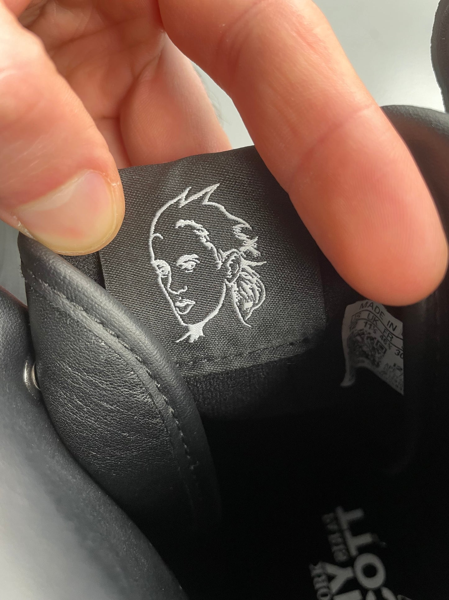 adidas Originals by Jeremy Scott 2022 JS Wings 4.0 (black) - size 46 2/3