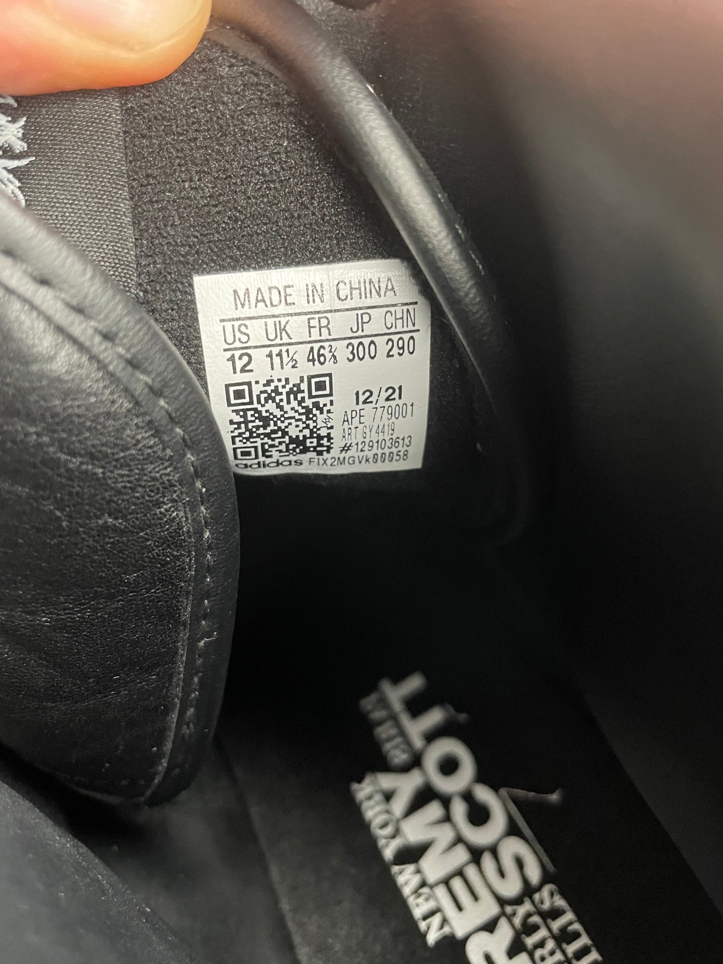 adidas Originals by Jeremy Scott 2022 JS Wings 4.0 (black) - size 46 2/3