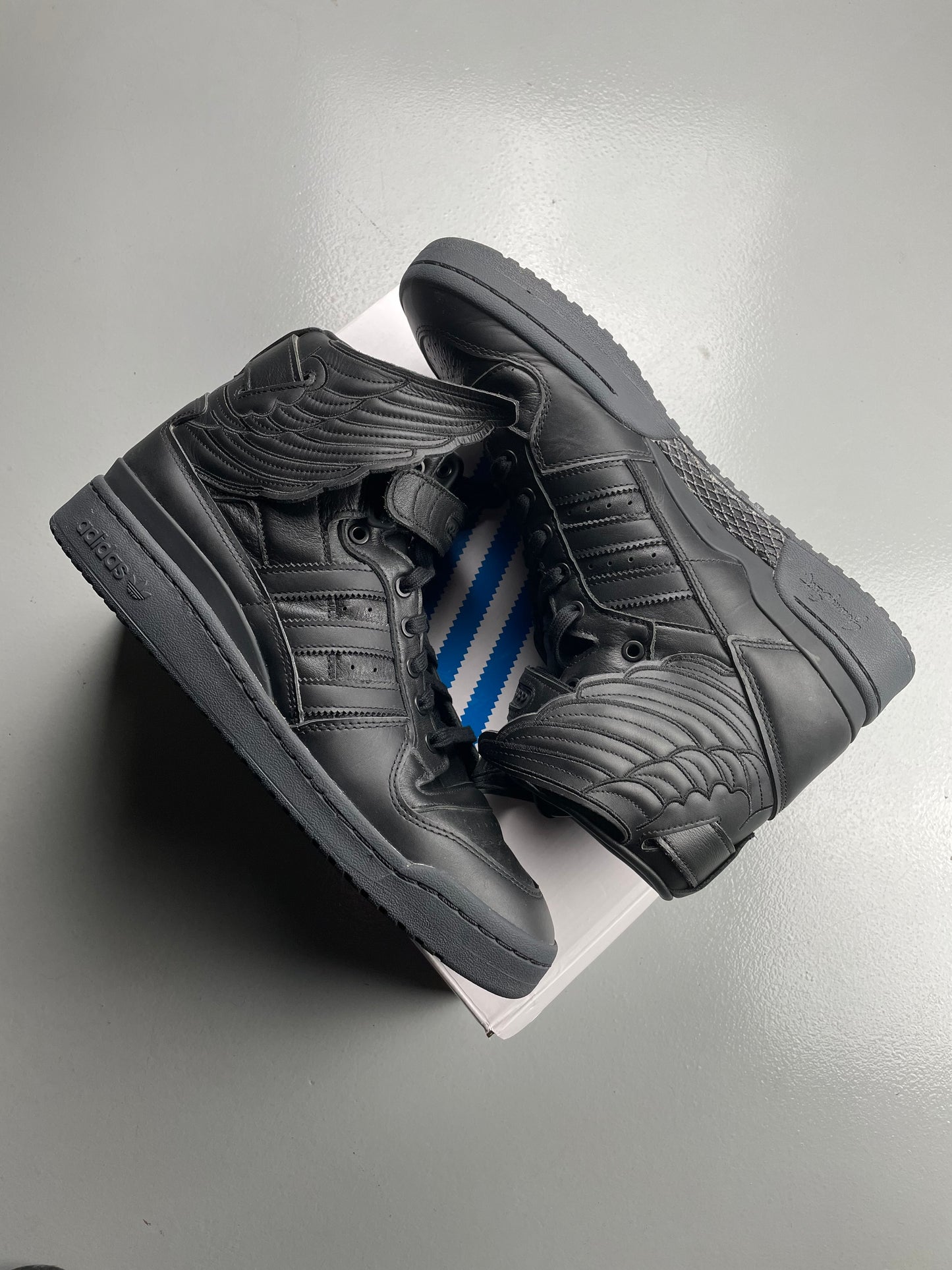 adidas Originals by Jeremy Scott 2022 JS Wings 4.0 (black) - size 46 2/3