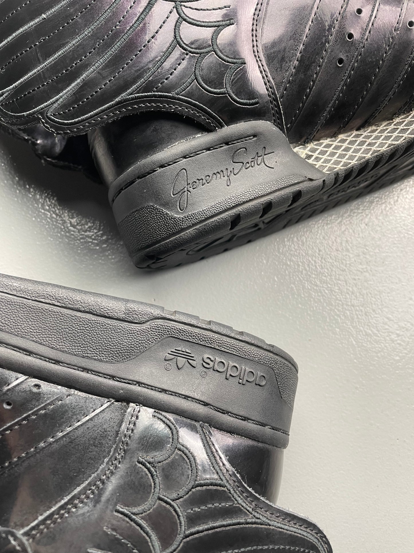 adidas Originals by Jeremy Scott S/S 2013 JS Wings 2.0 "Patent Black" - size 43 1/3