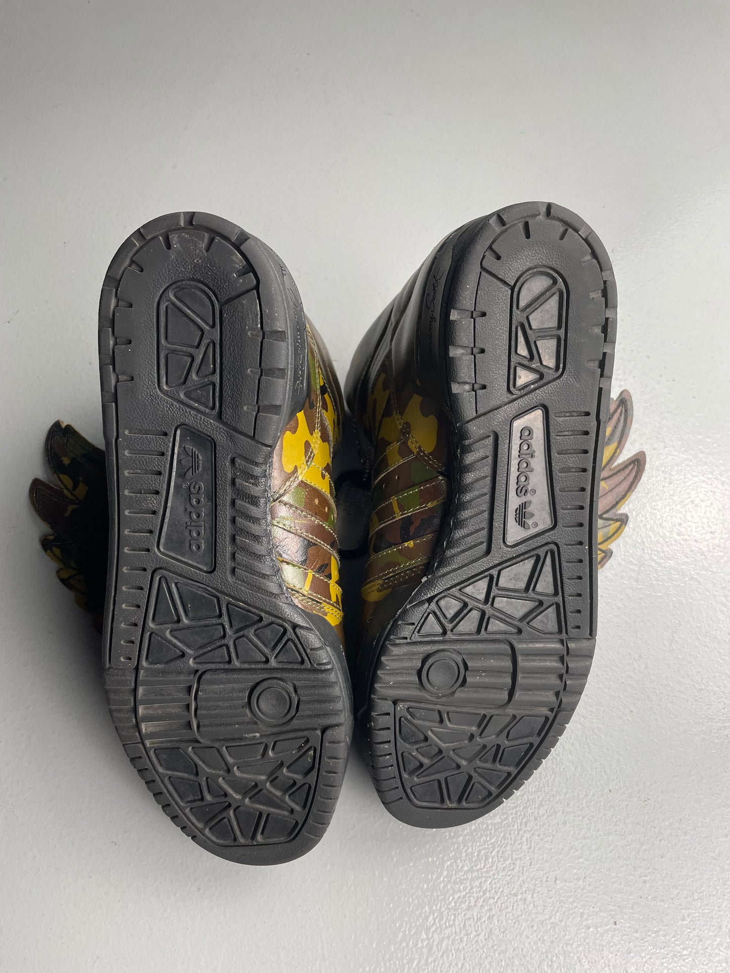adidas Originals by Jeremy Scott A/W 2011 JS Wings Camo - size 41 1/3
