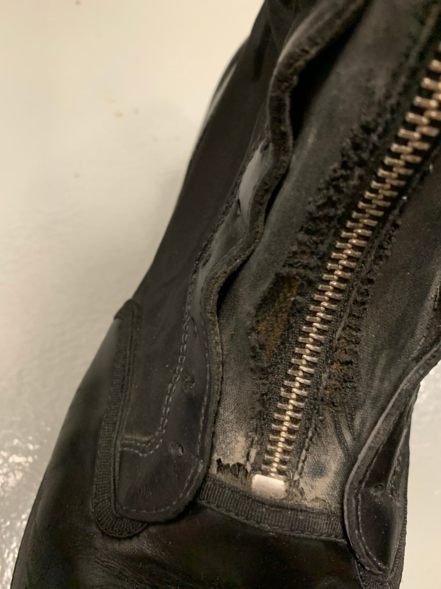 Y-3 - A/W 2011 - Rogue scout boots - size UK9D