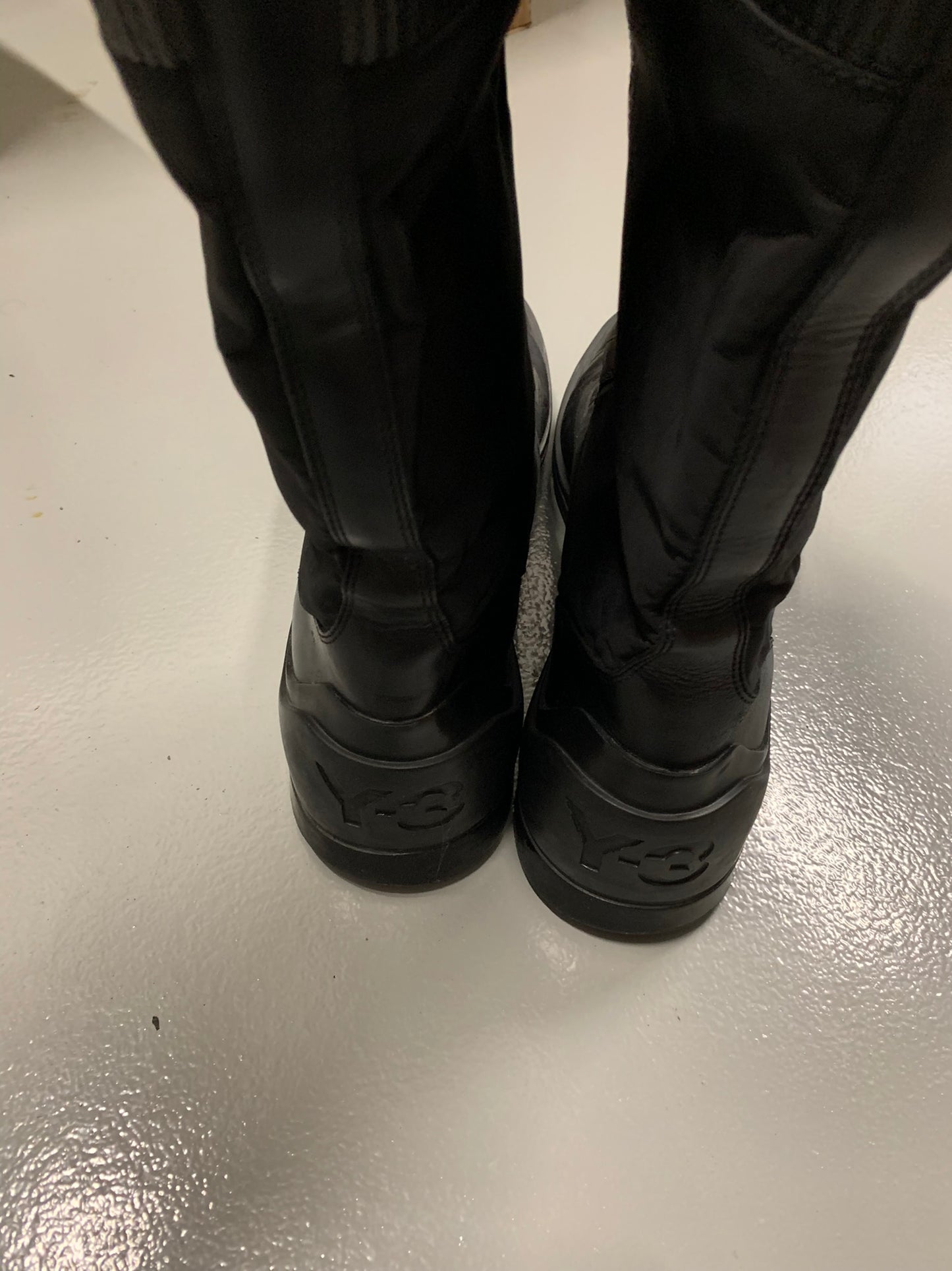 Y-3 - A/W 2011 - Rogue scout boots - size UK9D