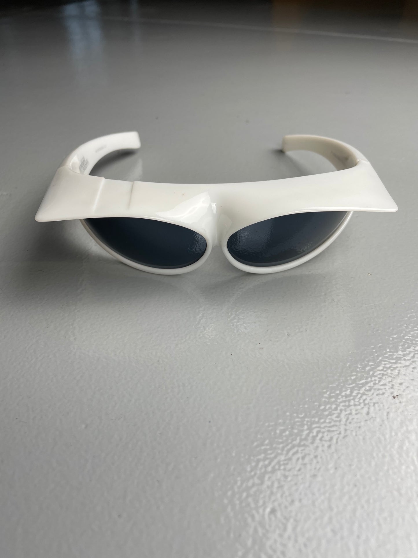 Linda Farrow X Jeremy Scott Sunviser (Ivory/Dark Grey)