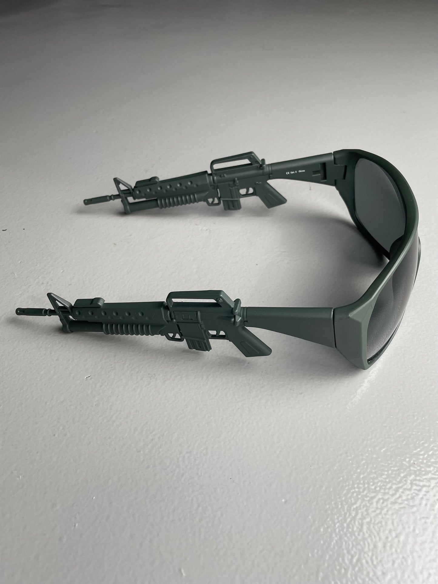 Linda Farrow X Jeremy Scott S/S 2013 army sunglasses (military green)