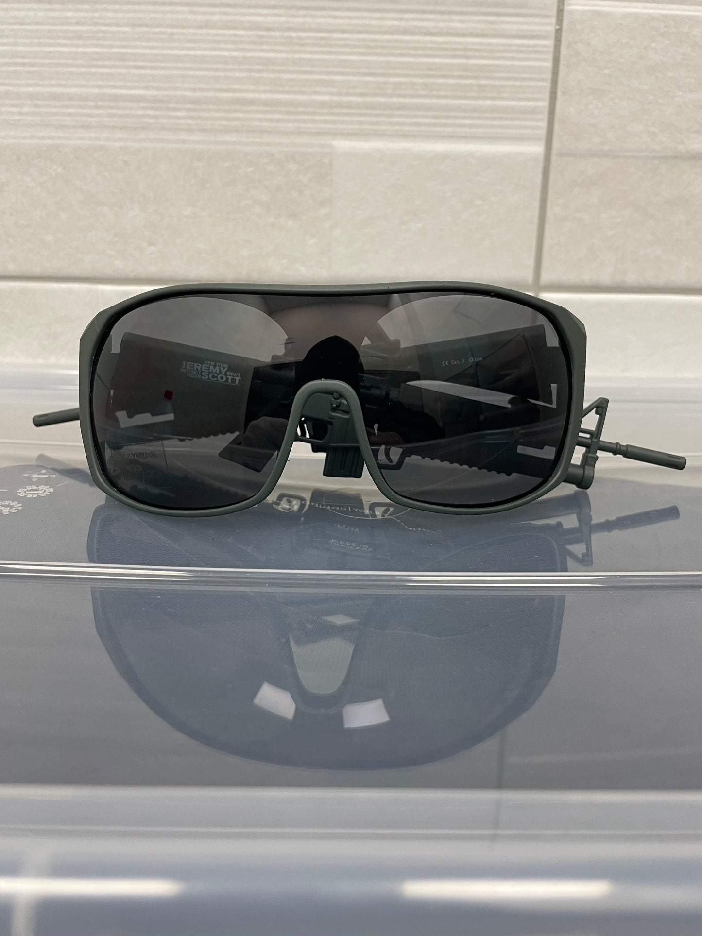 Linda Farrow X Jeremy Scott S/S 2013 army sunglasses (military green)