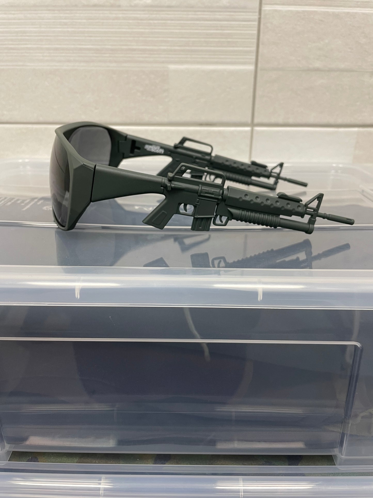 Linda Farrow X Jeremy Scott S/S 2013 army sunglasses (military green)