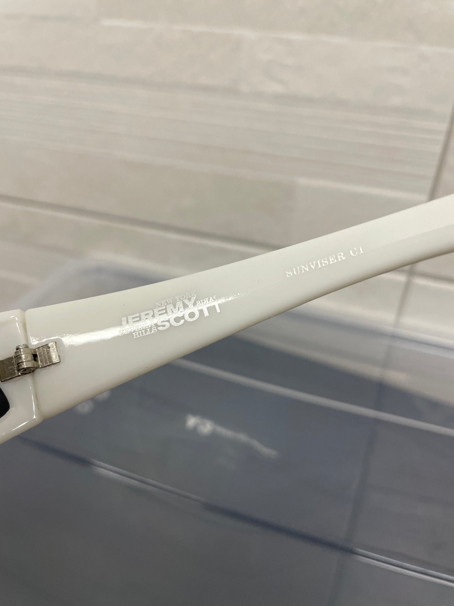 Linda Farrow X Jeremy Scott Sunviser (Ivory/Dark Grey)