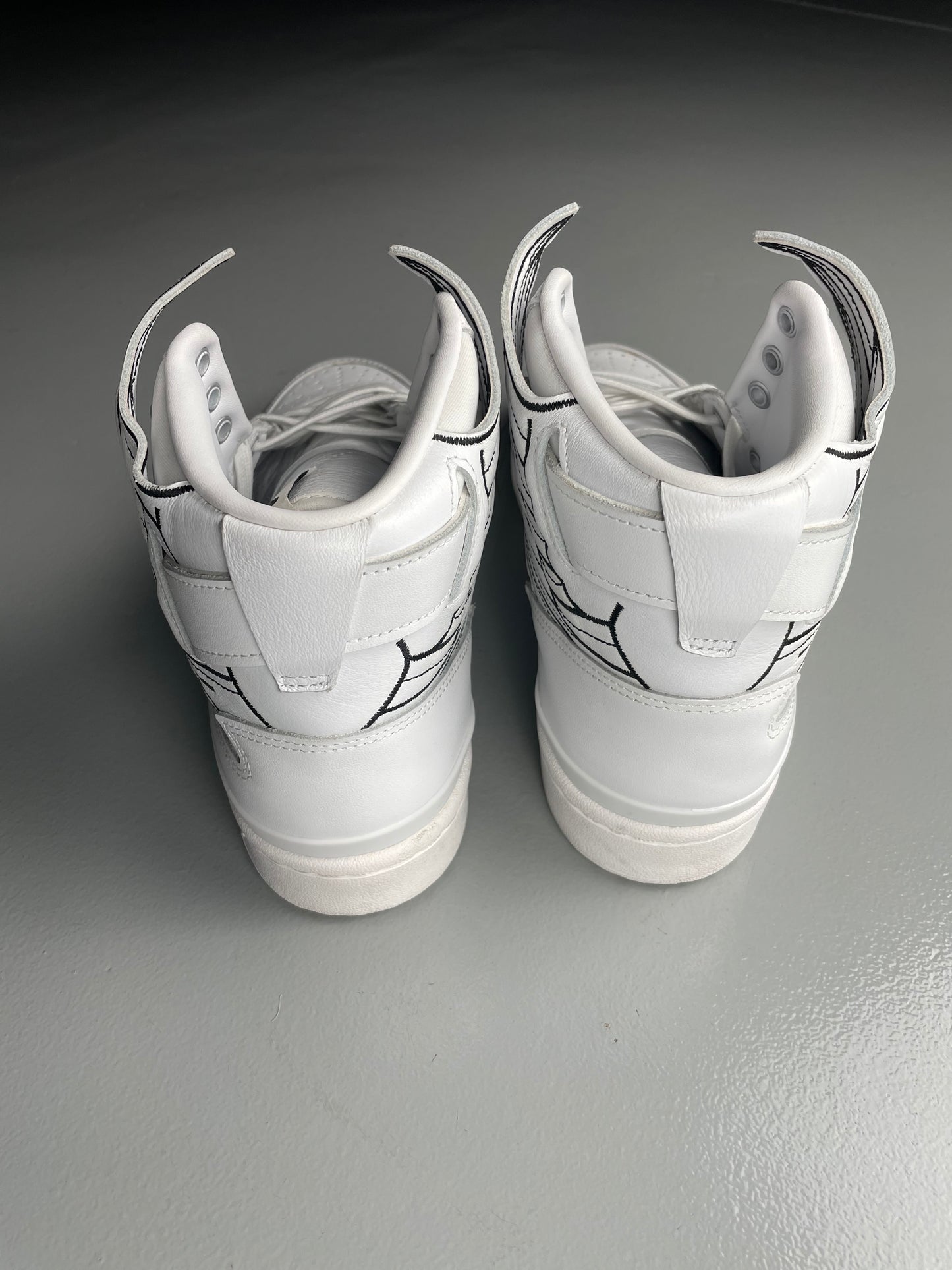 adidas Originals by Jeremy Scott 2022 JS Wings 4.0 (white) - size 42