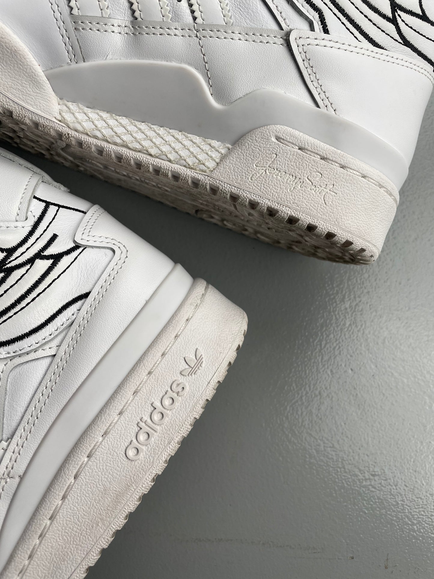 adidas Originals by Jeremy Scott 2022 JS Wings 4.0 (white) - size 42