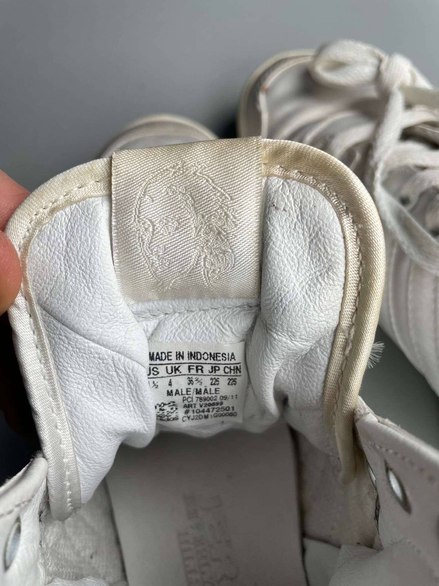 adidas Originals by Jeremy Scott X 2NE1 S/S 2012 JS Wings 2.0 "Satin" - size 36 2/3