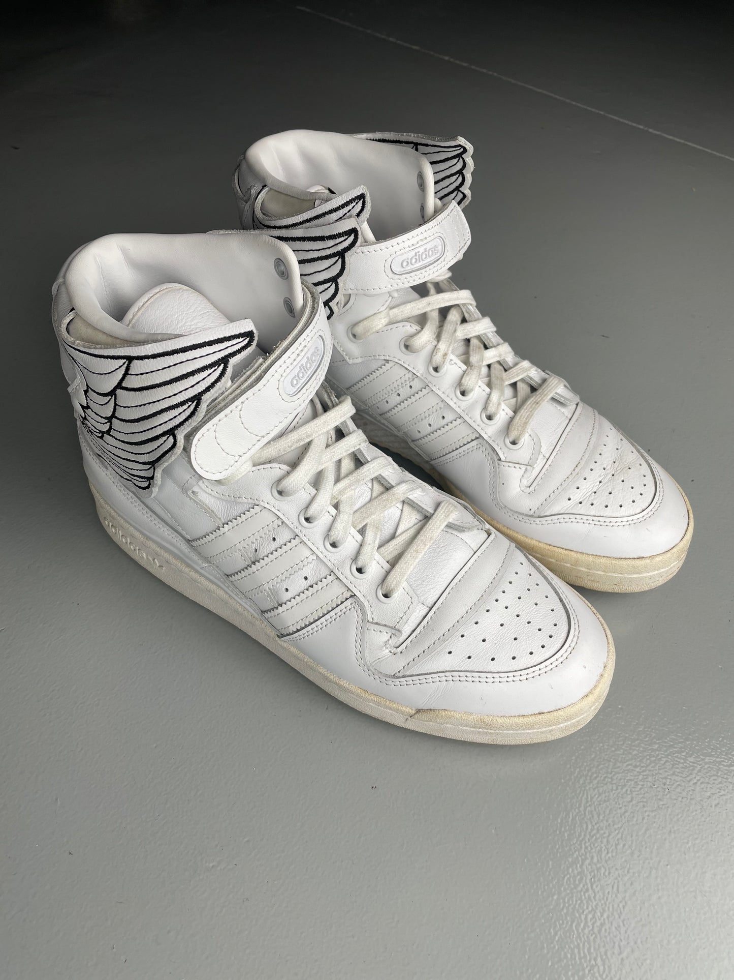 adidas Originals by Jeremy Scott 2022 JS Wings 4.0 (white) - size 43 1/3