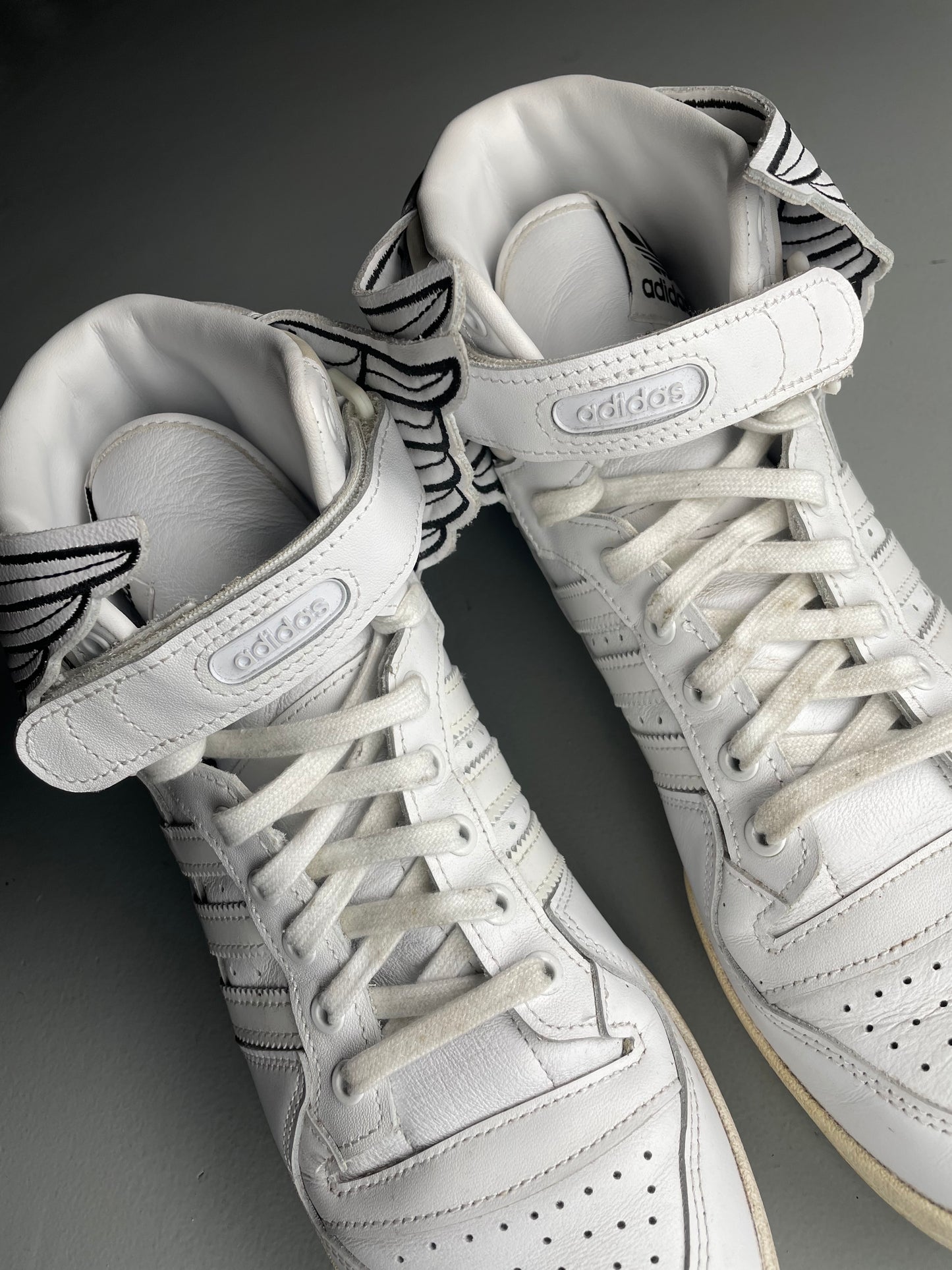 adidas Originals by Jeremy Scott 2022 JS Wings 4.0 (white) - size 43 1/3